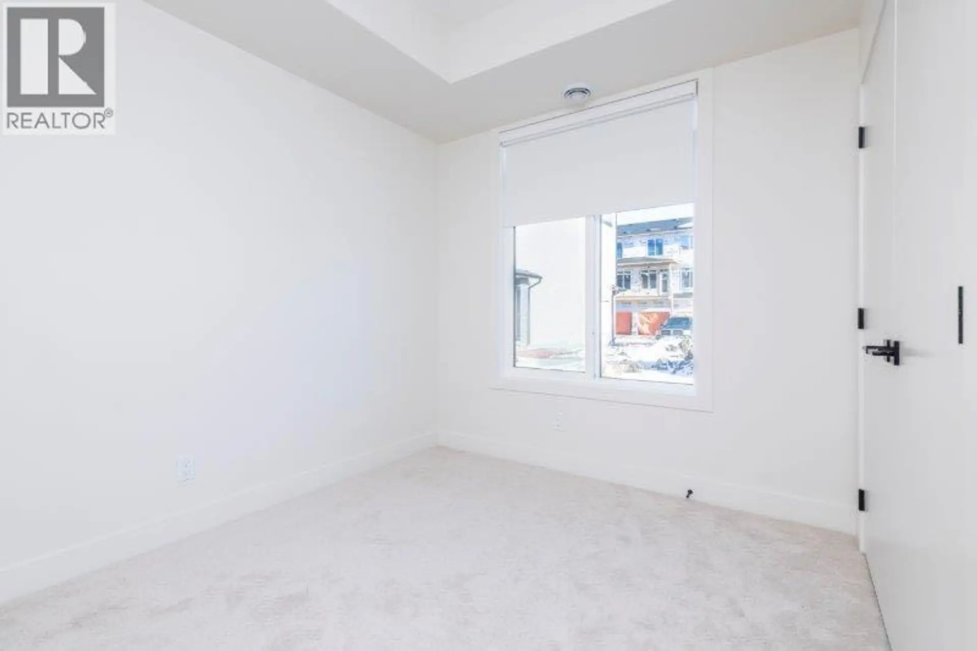 #706 10060 46 Street NE - Image 9