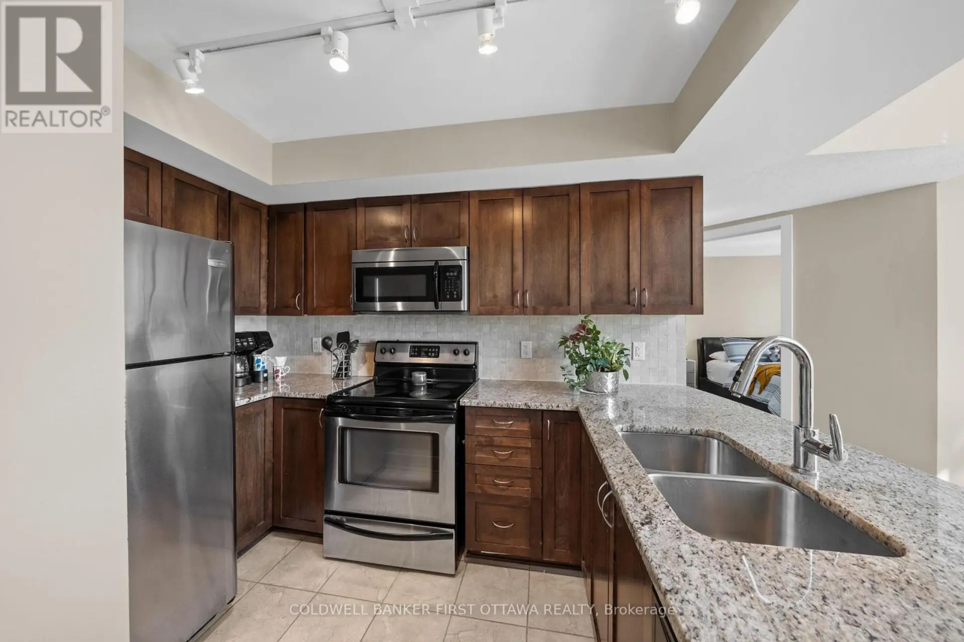 75C COLONNADE ROAD - Image 5