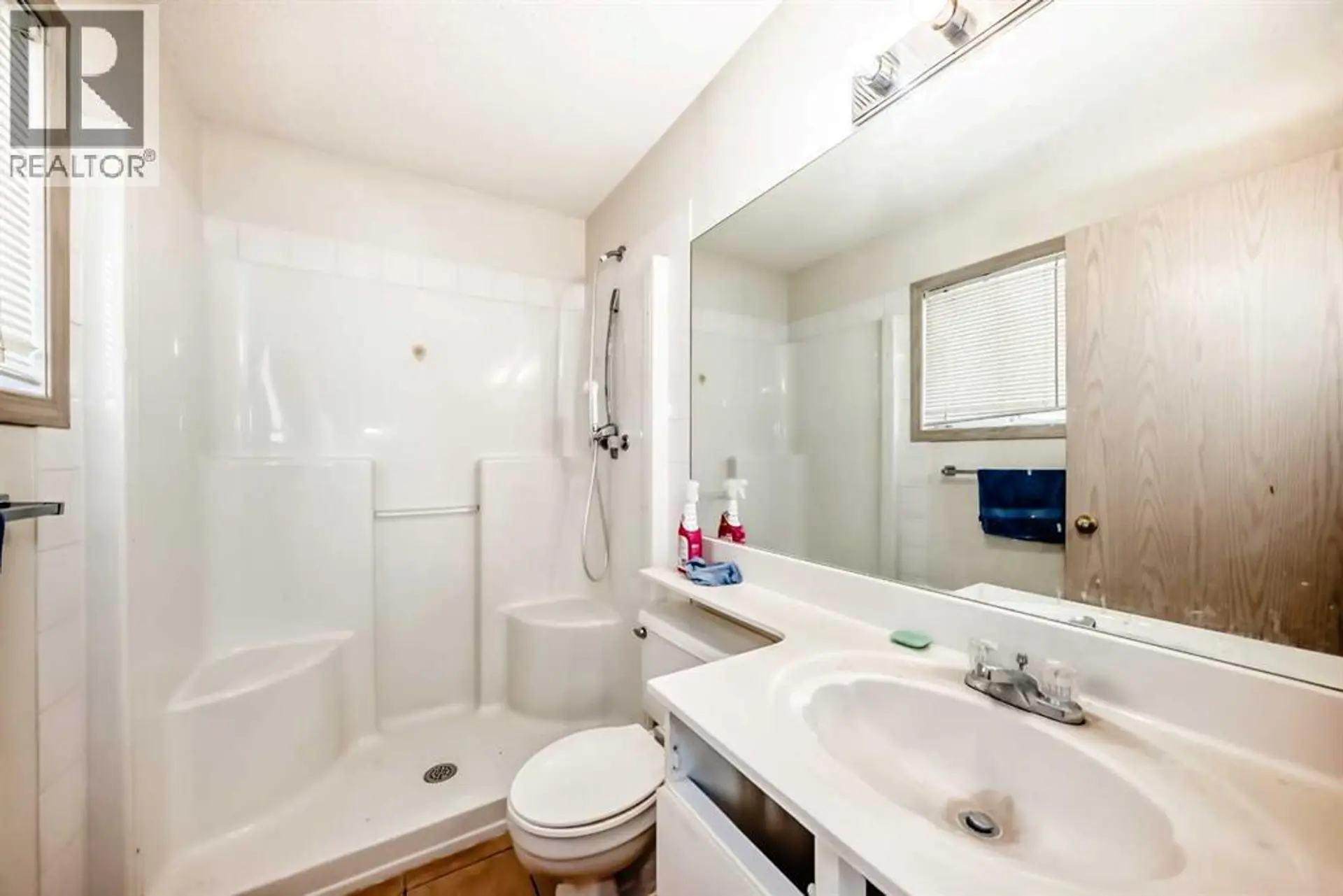 193 Somerset Drive SW - Image 9