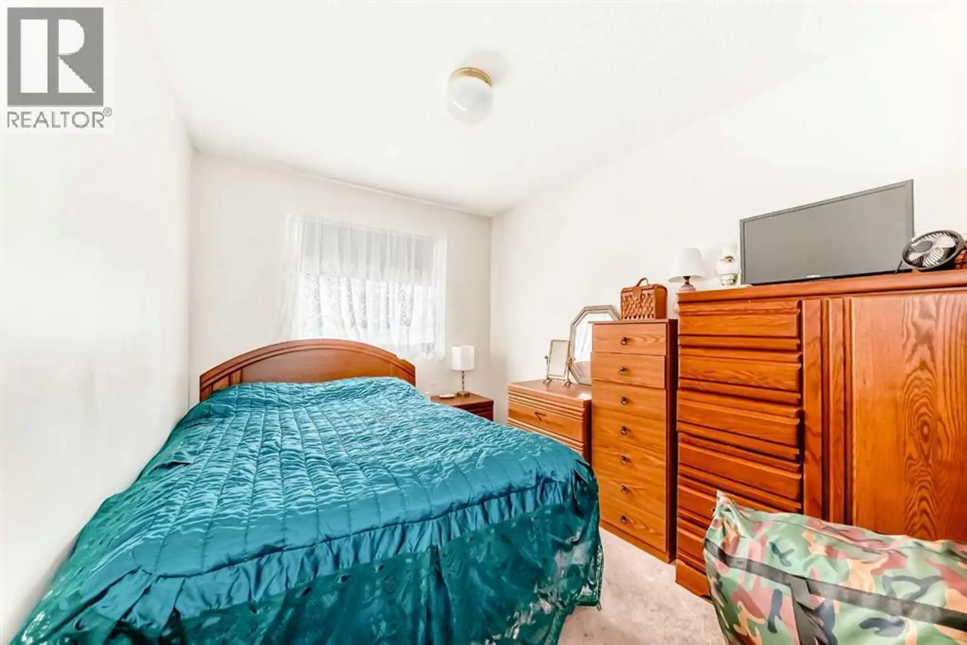 193 Somerset Drive SW - Image 10