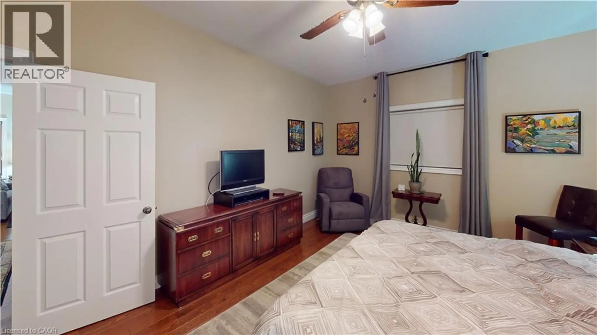 39 SHOWCASE Drive - Image 14