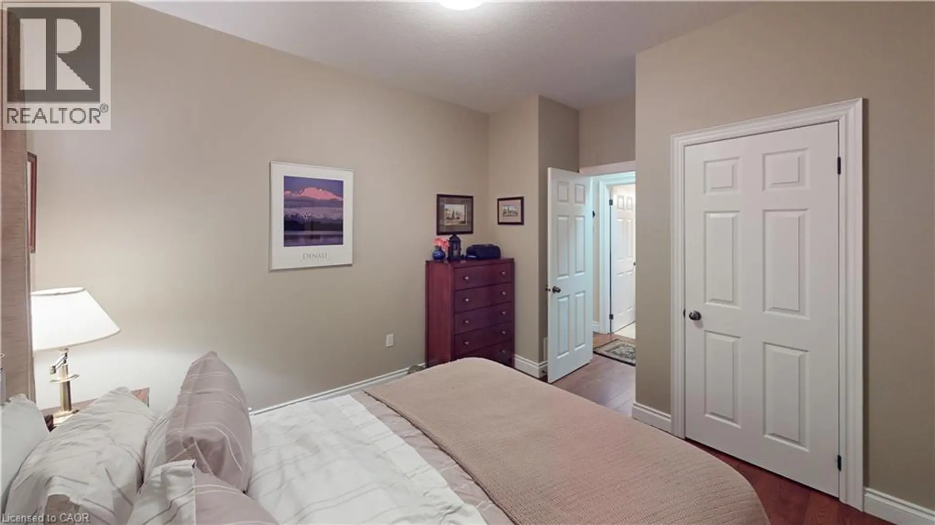 39 SHOWCASE Drive - Image 16
