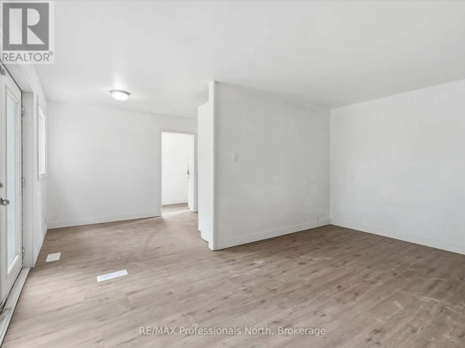 6 KITCHEN ROAD N - Image 5