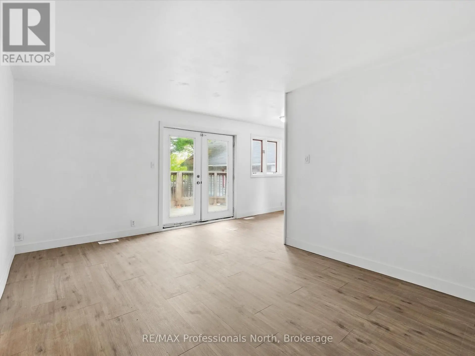 6 KITCHEN ROAD N - Image 6