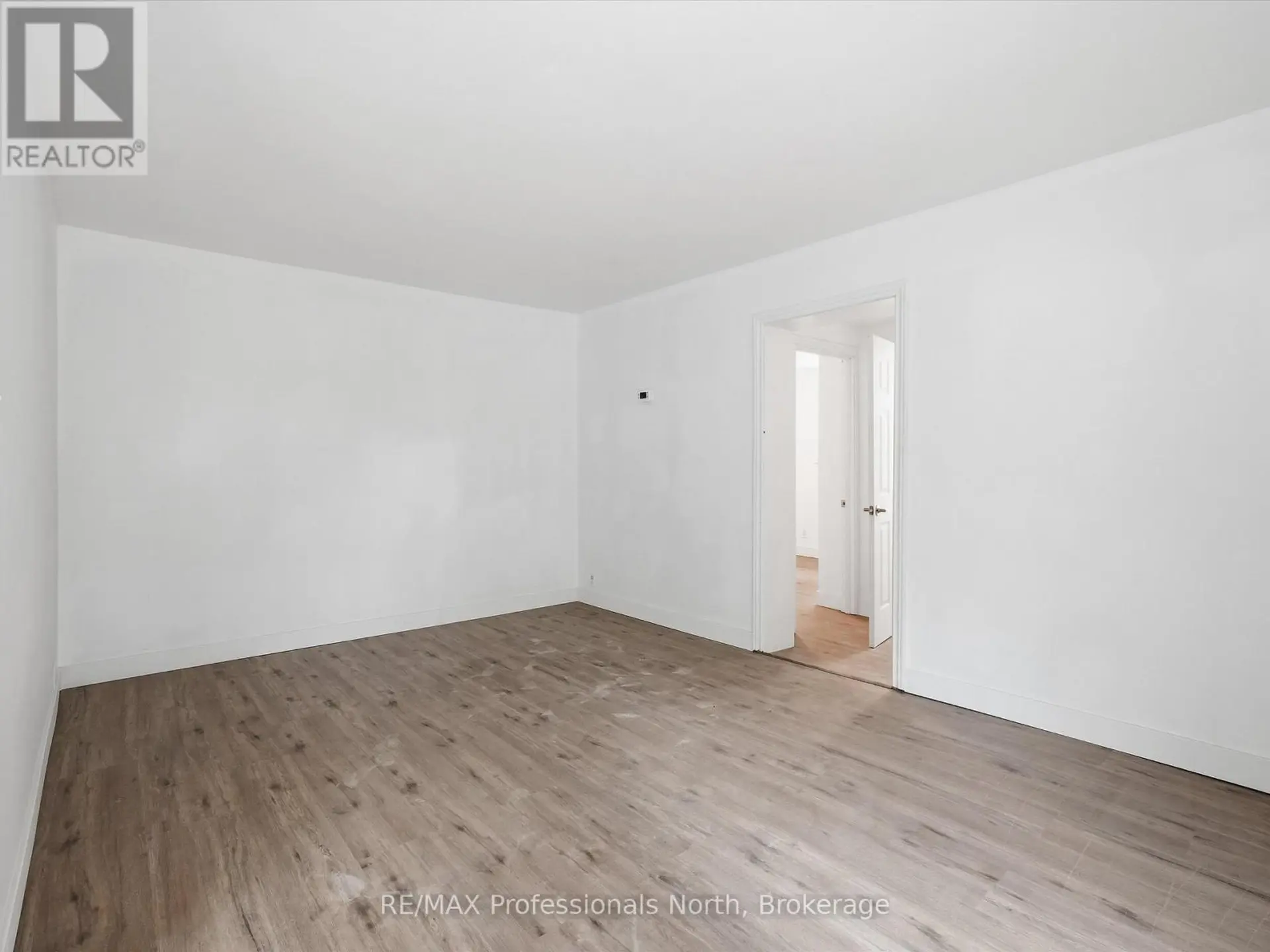 6 KITCHEN ROAD N - Image 7
