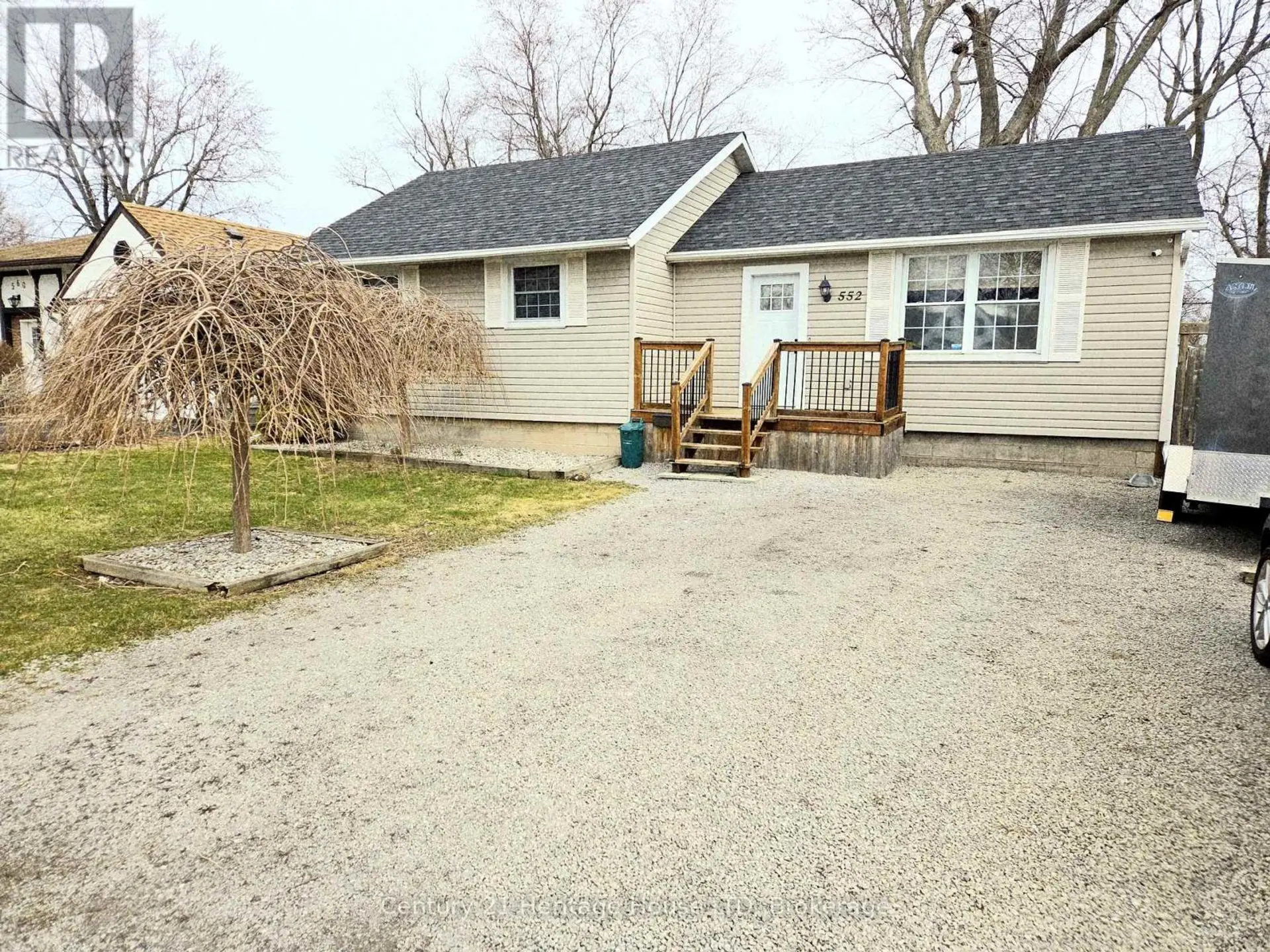 552 LAKEVIEW ROAD - Image 1