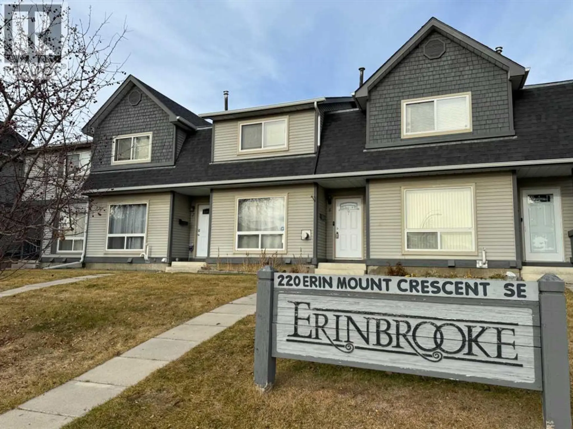 #8 220 Erin Mount Crescent SE - Image 1