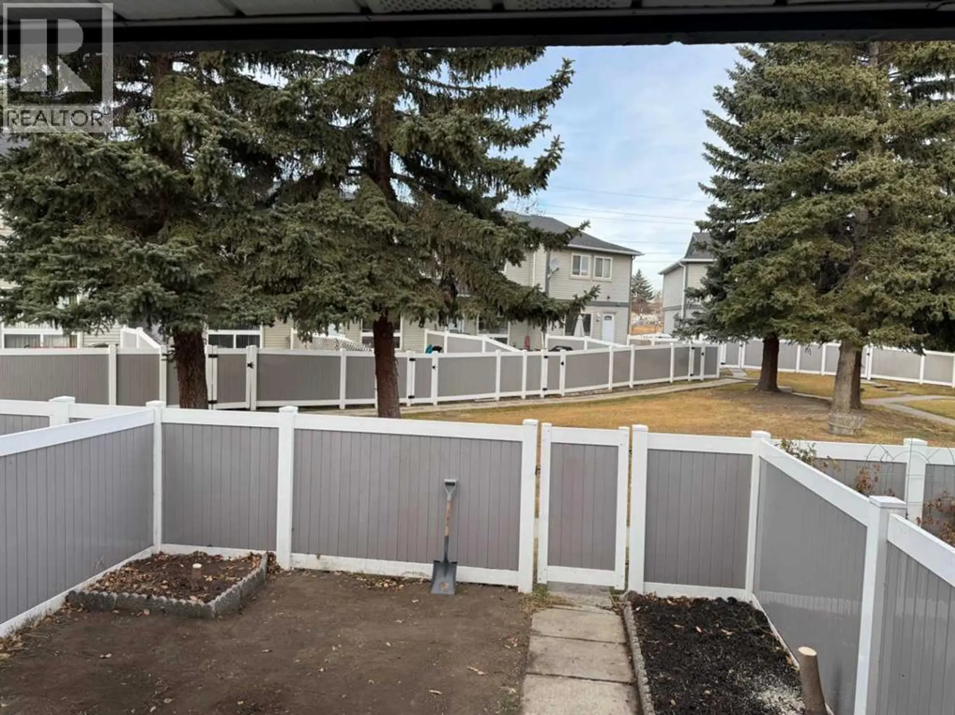 #8 220 Erin Mount Crescent SE - Image 8