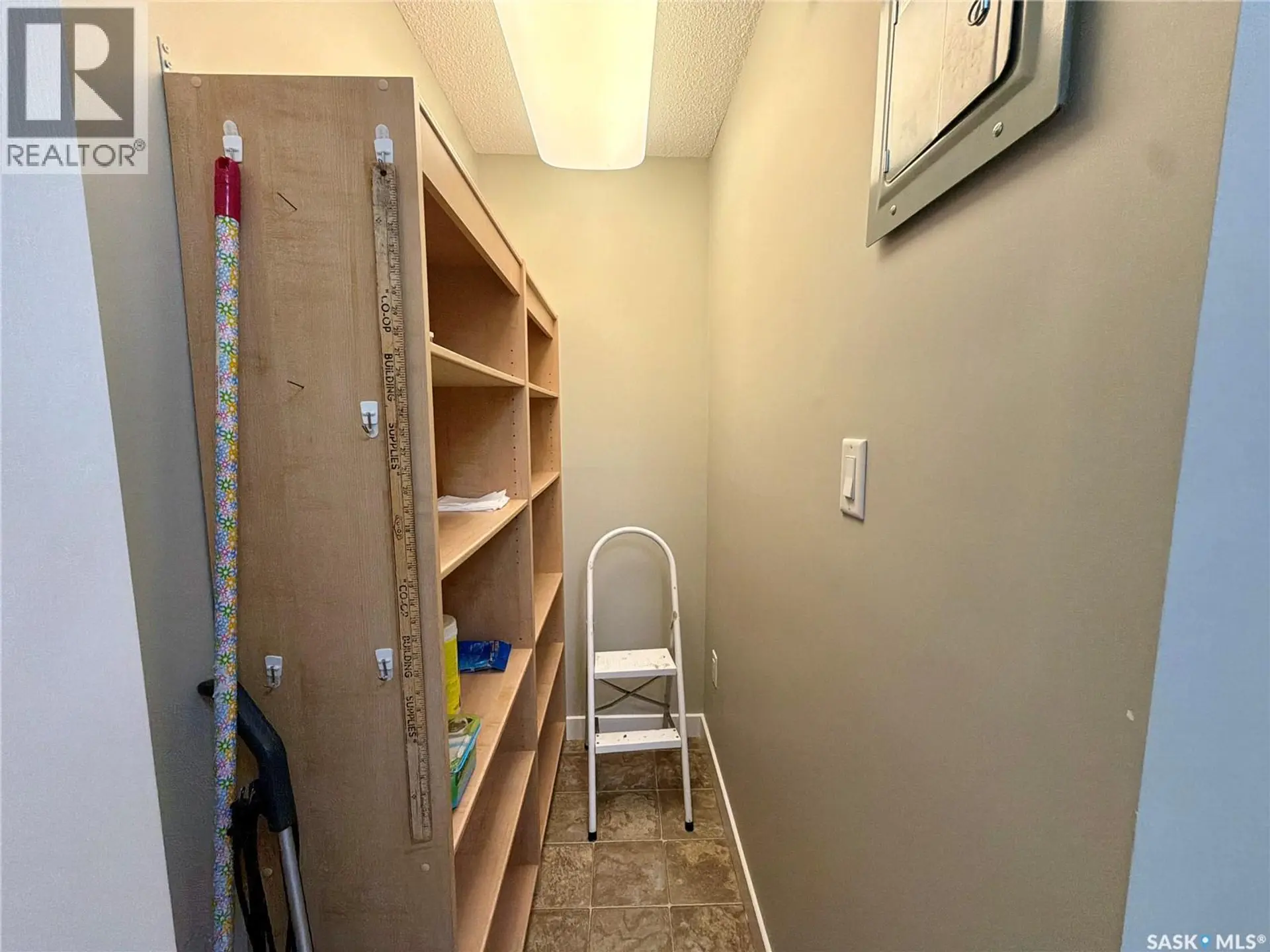 #206 4615 Rae STREET - Image 16