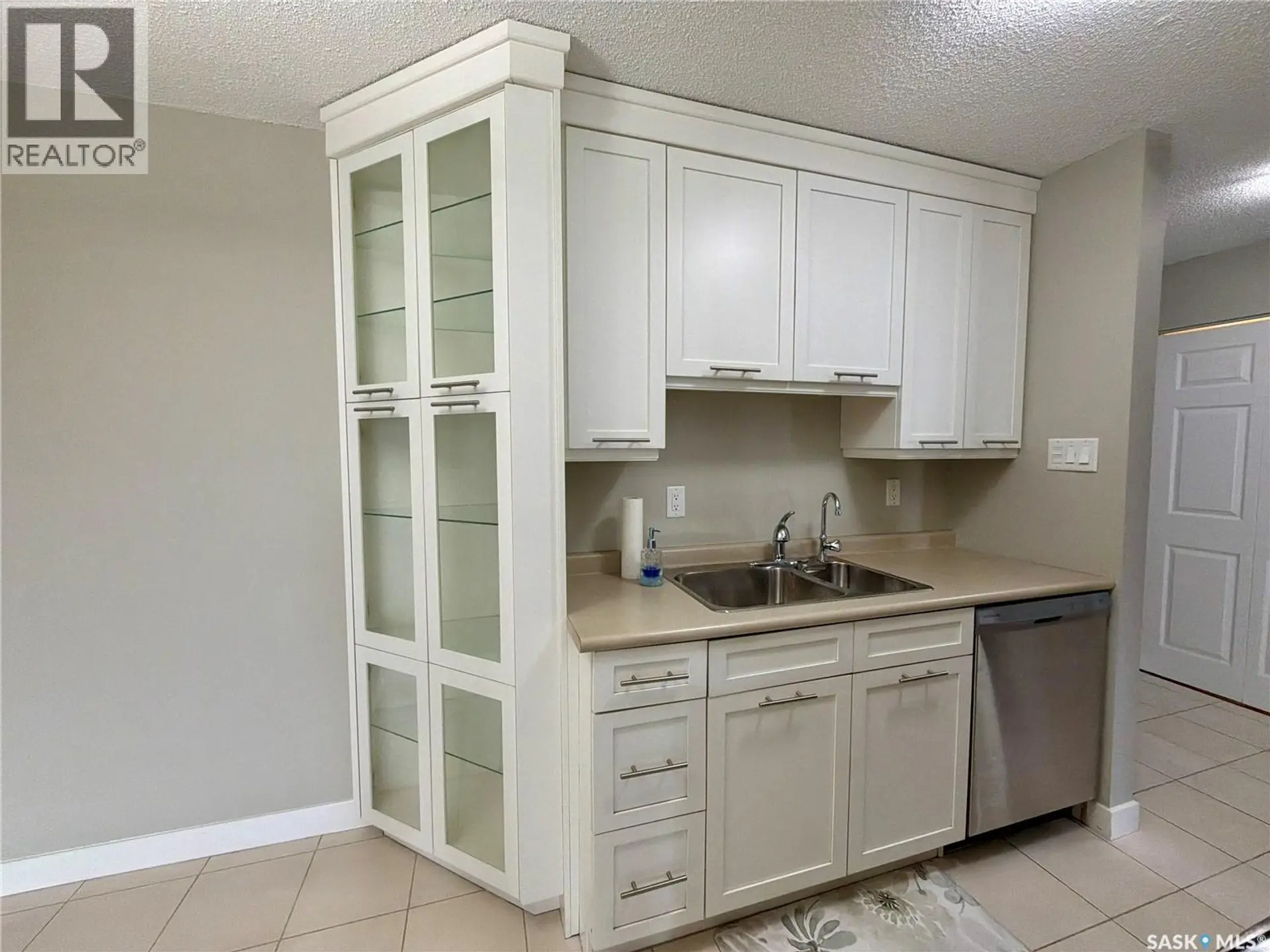 #206 4615 Rae STREET - Image 6