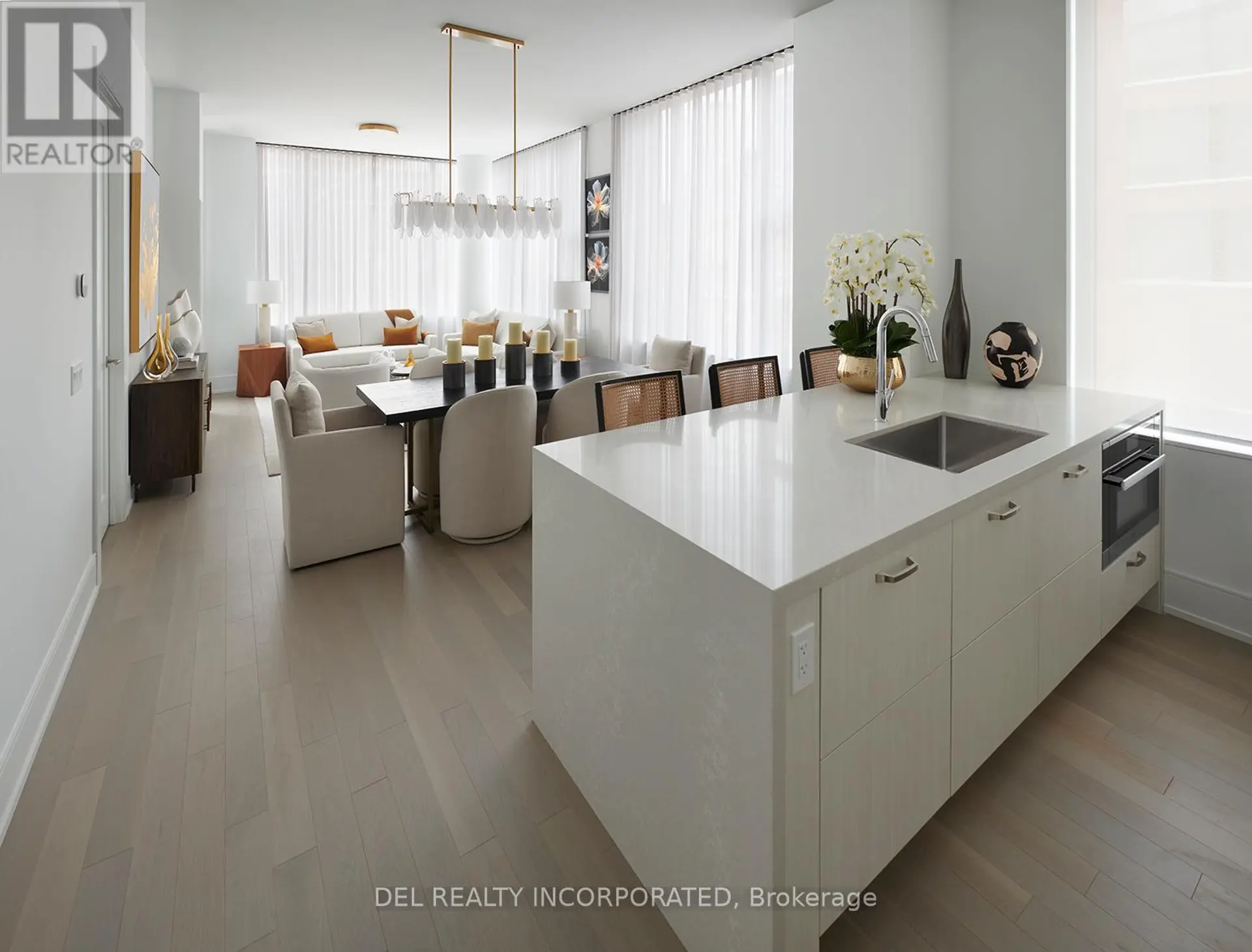 #303 455 WELLINGTON STREET W - Image 1