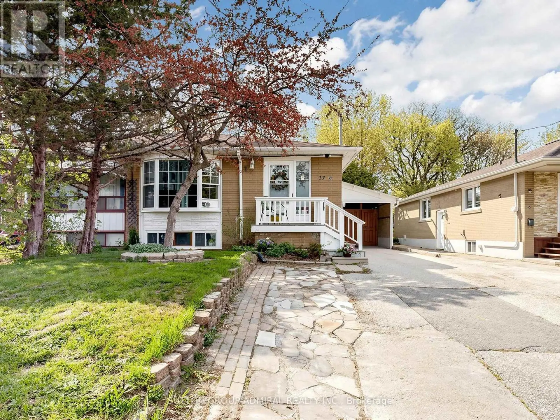37 NEWBURY DRIVE - Image 2