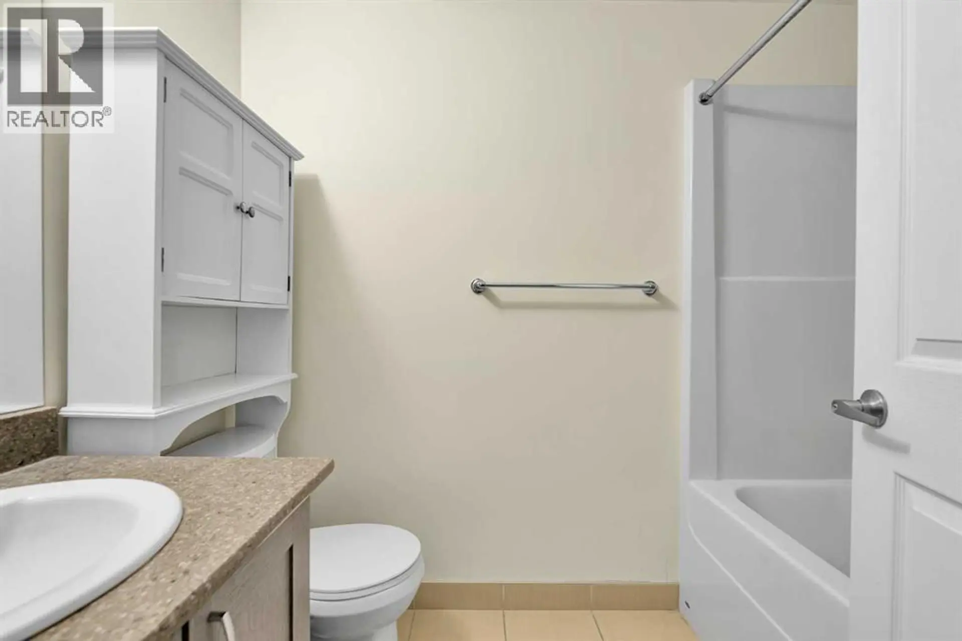 #804 30 Brentwood Common NW - Image 9