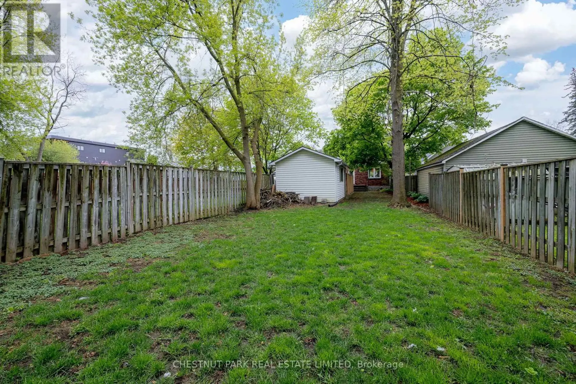 94 BRISCOE STREET E - Image 17