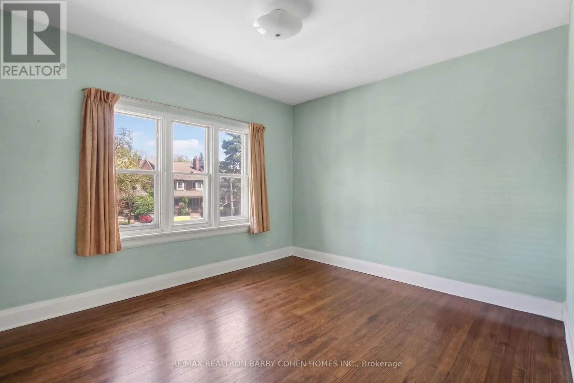 12 STIBBARD AVENUE - Image 10