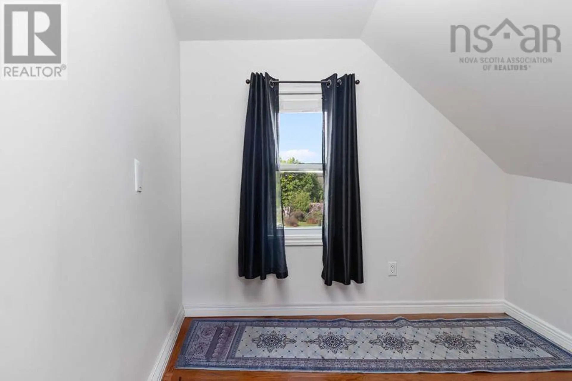 57 St Phillips Street - Image 11
