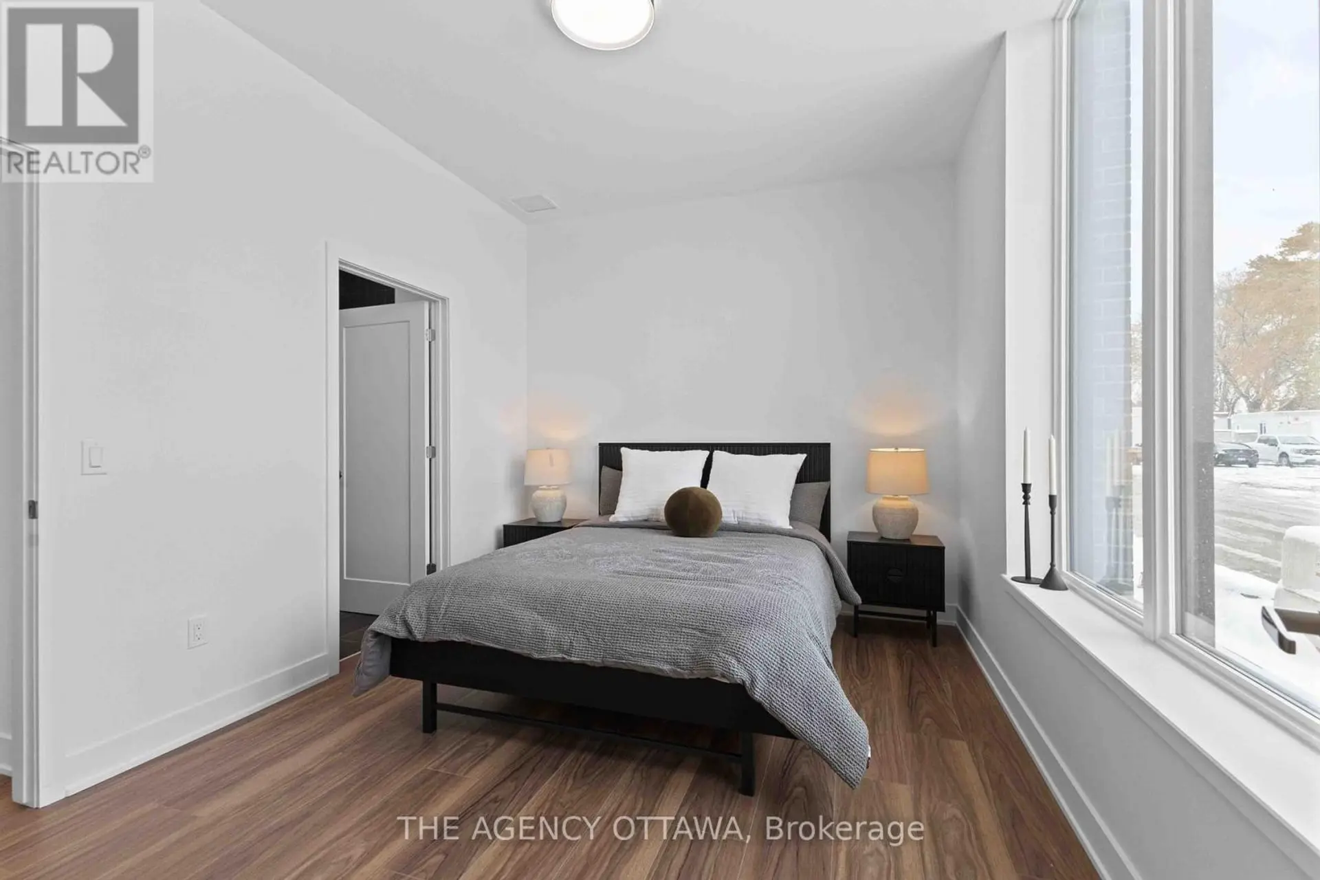 #304 3071 RIVERSIDE DRIVE - Image 14