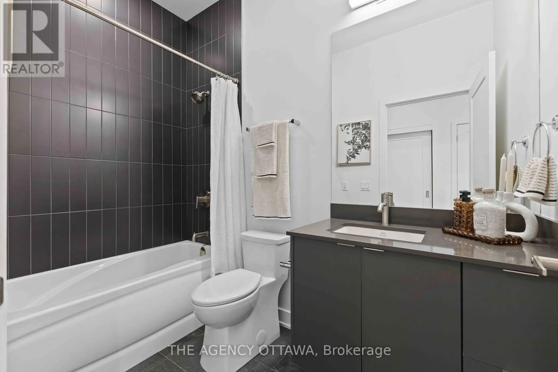 #304 3071 RIVERSIDE DRIVE - Image 15