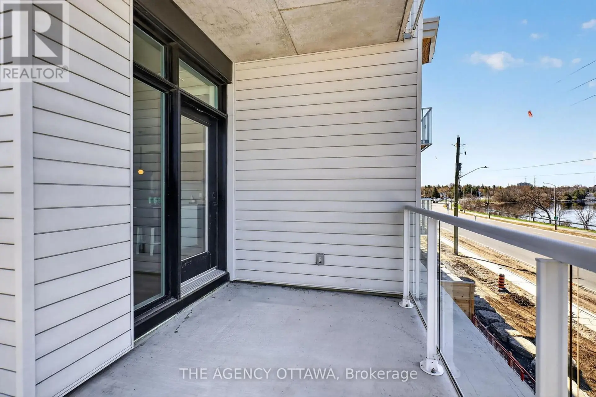 #304 3071 RIVERSIDE DRIVE - Image 18