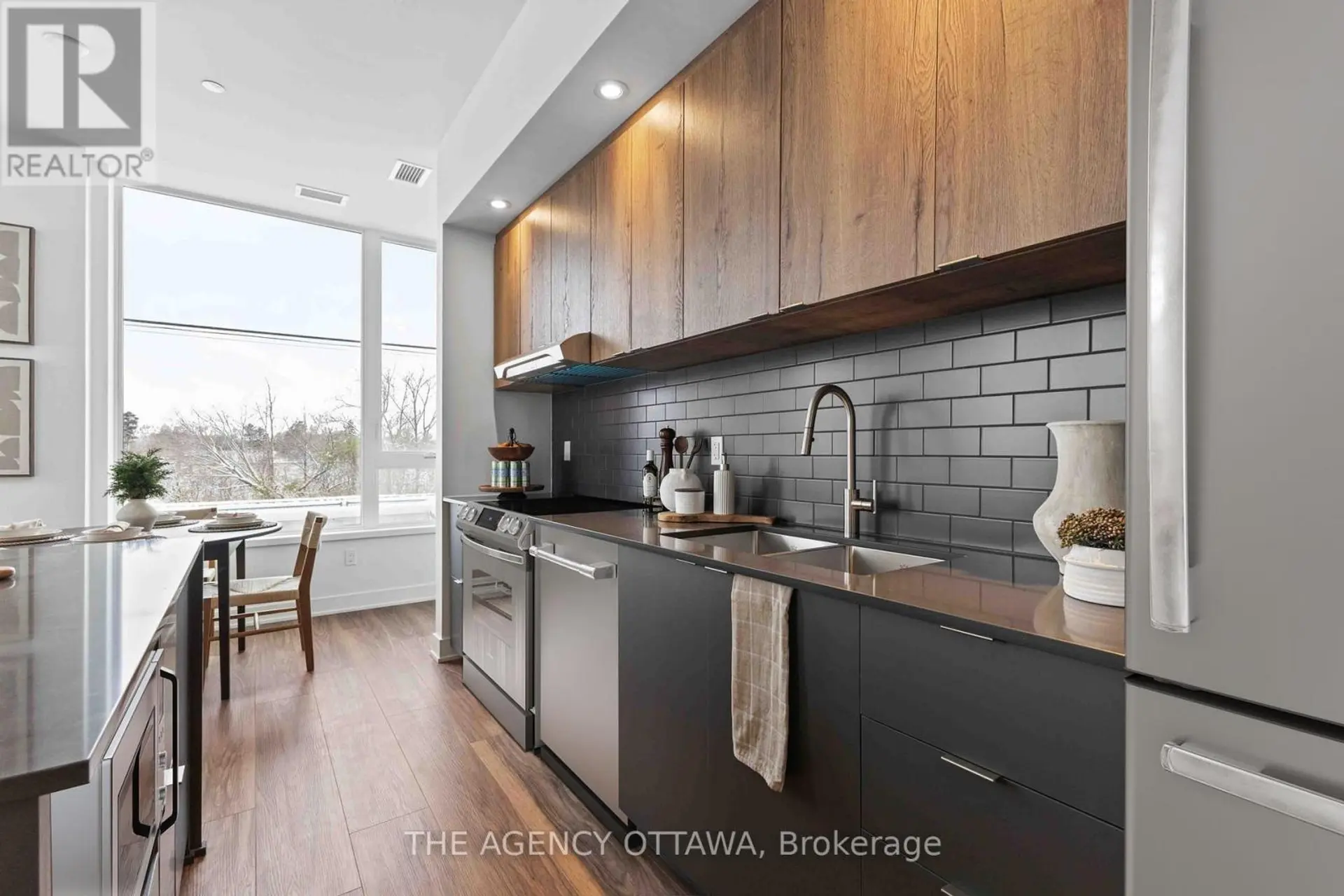 #304 3071 RIVERSIDE DRIVE - Image 7