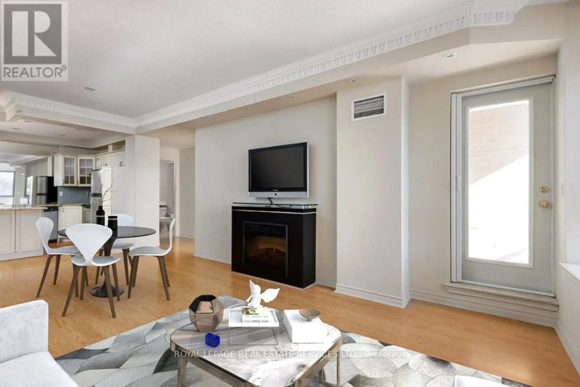 #305 935 ROYAL YORK ROAD - Image 6
