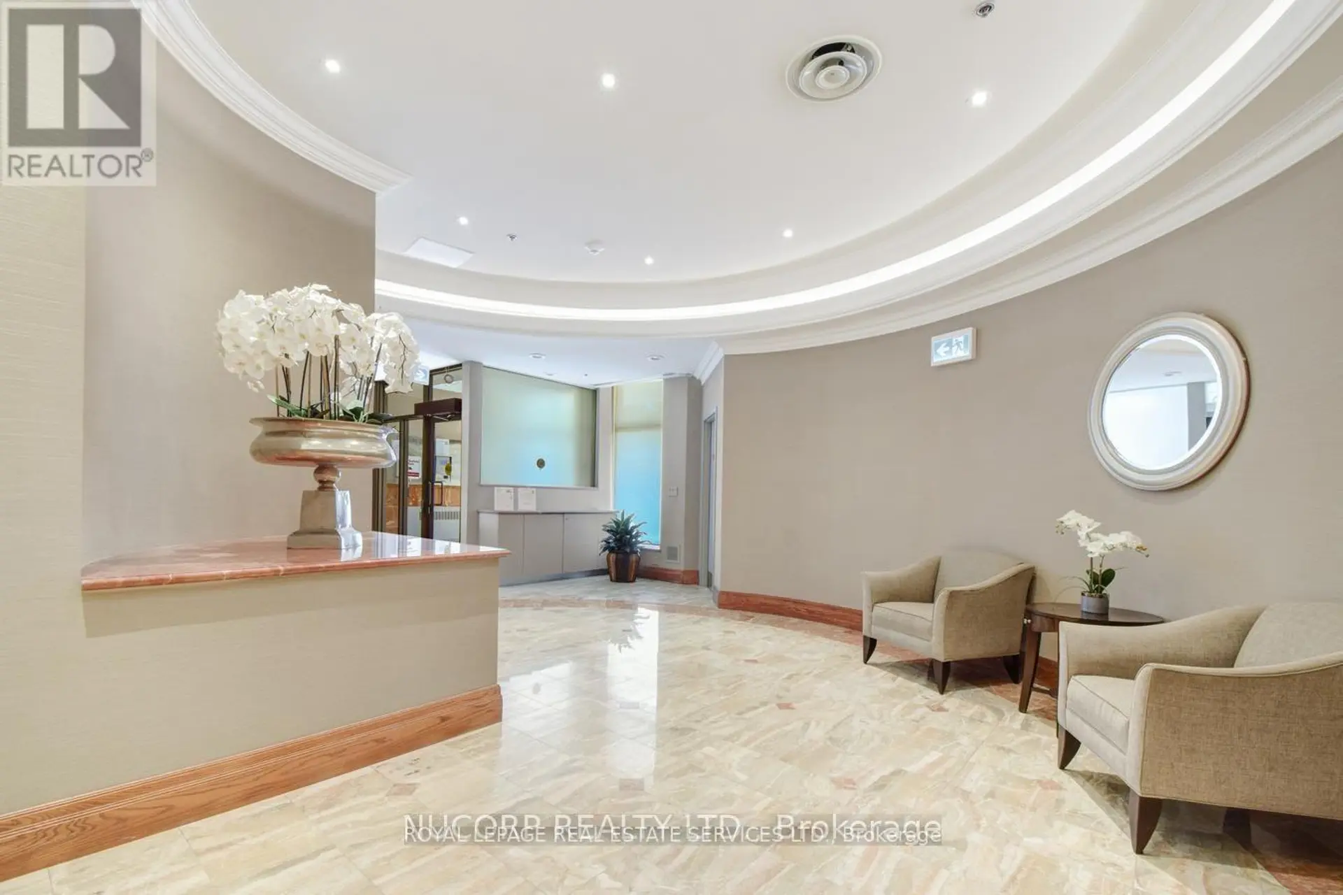 #305 935 ROYAL YORK ROAD - Image 2