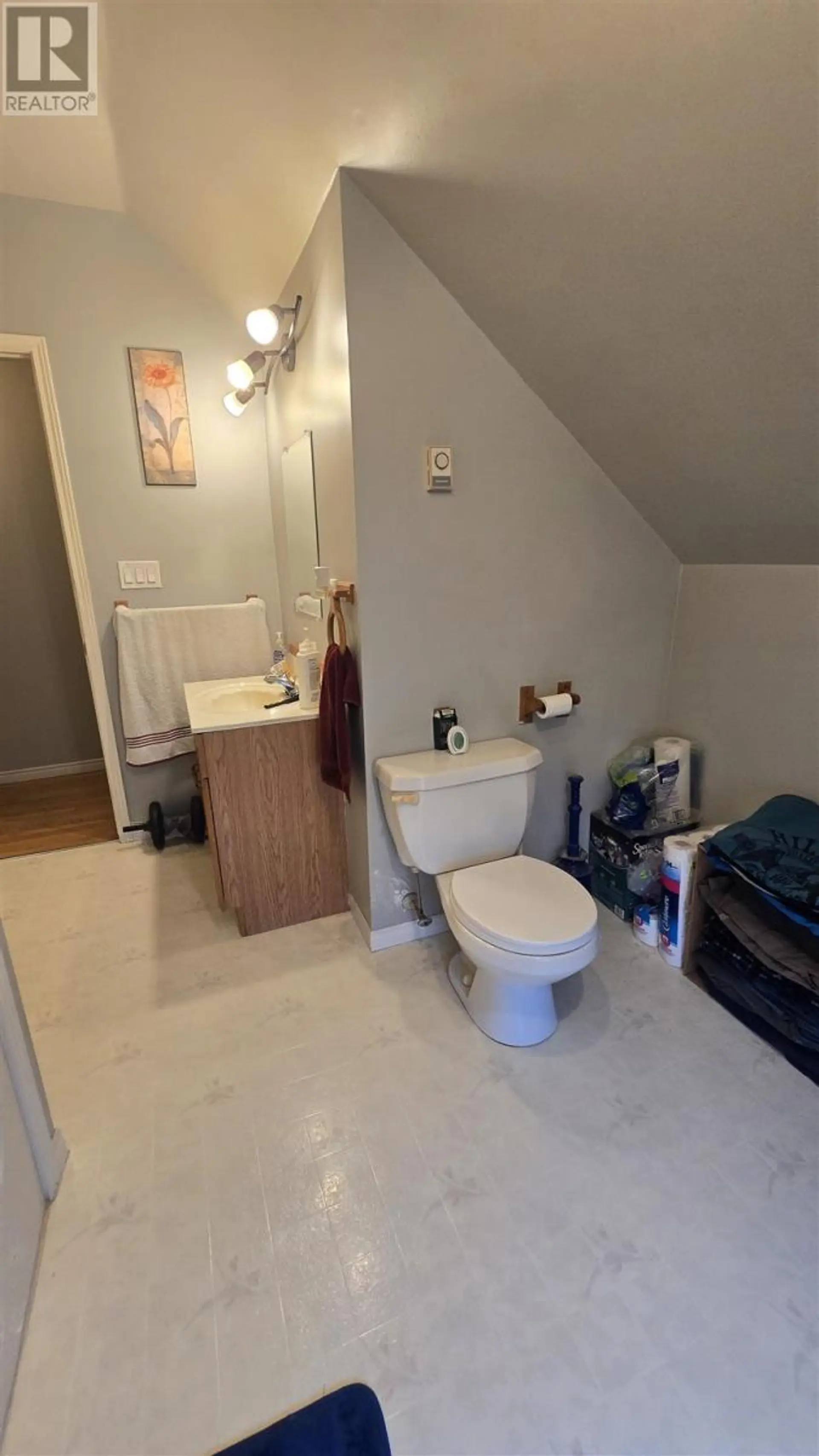 14 Abbott ST - Image 5