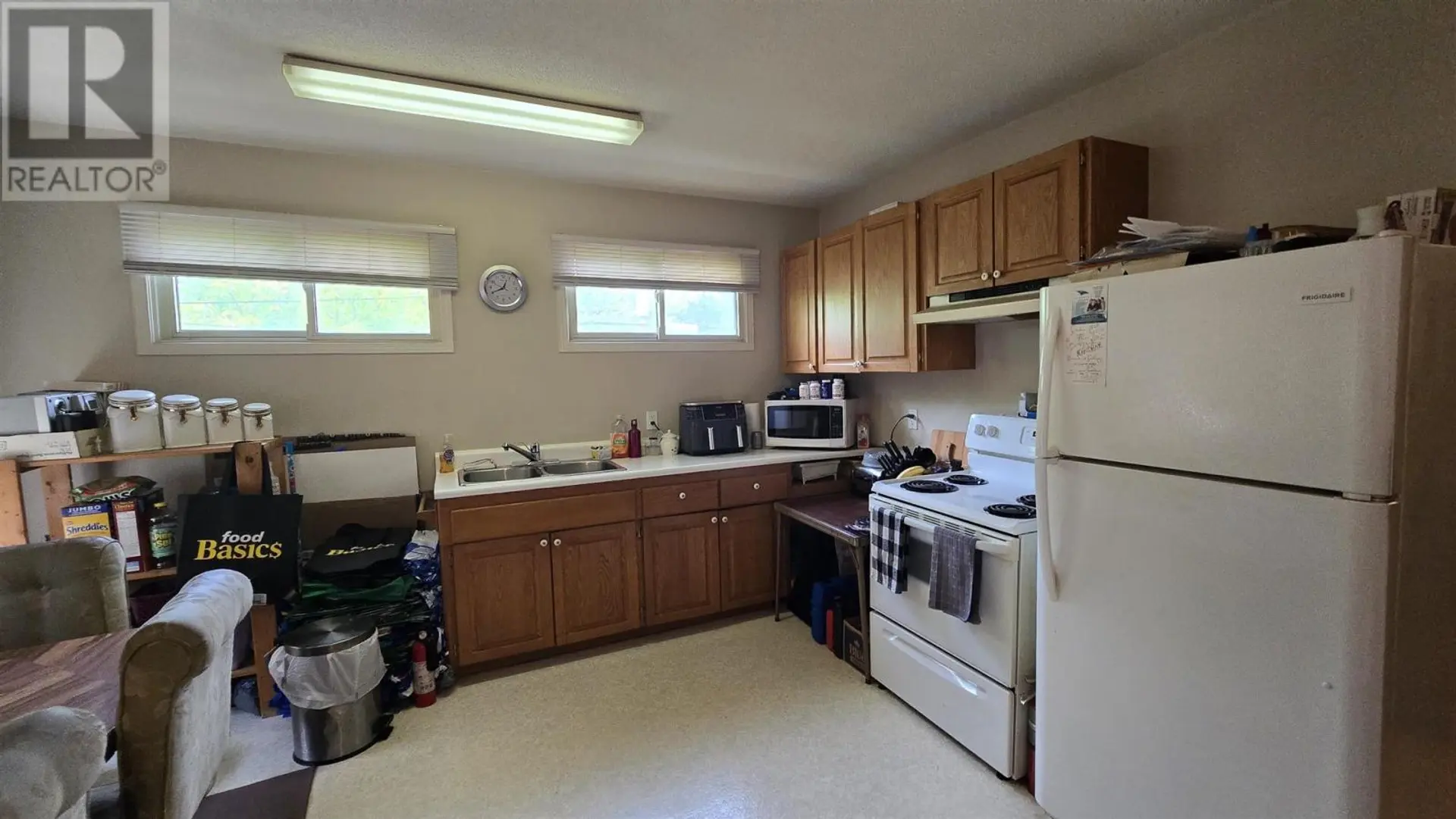 14 Abbott ST - Image 8