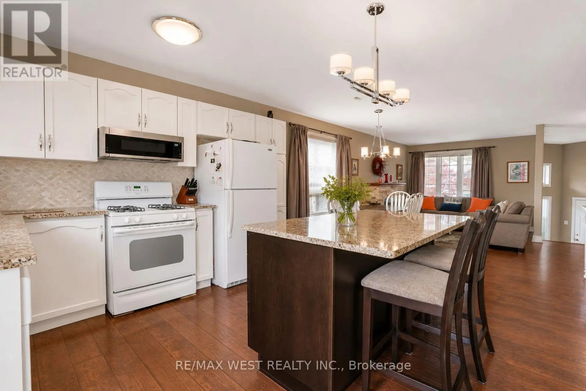 37 KELL PLACE - Image 6