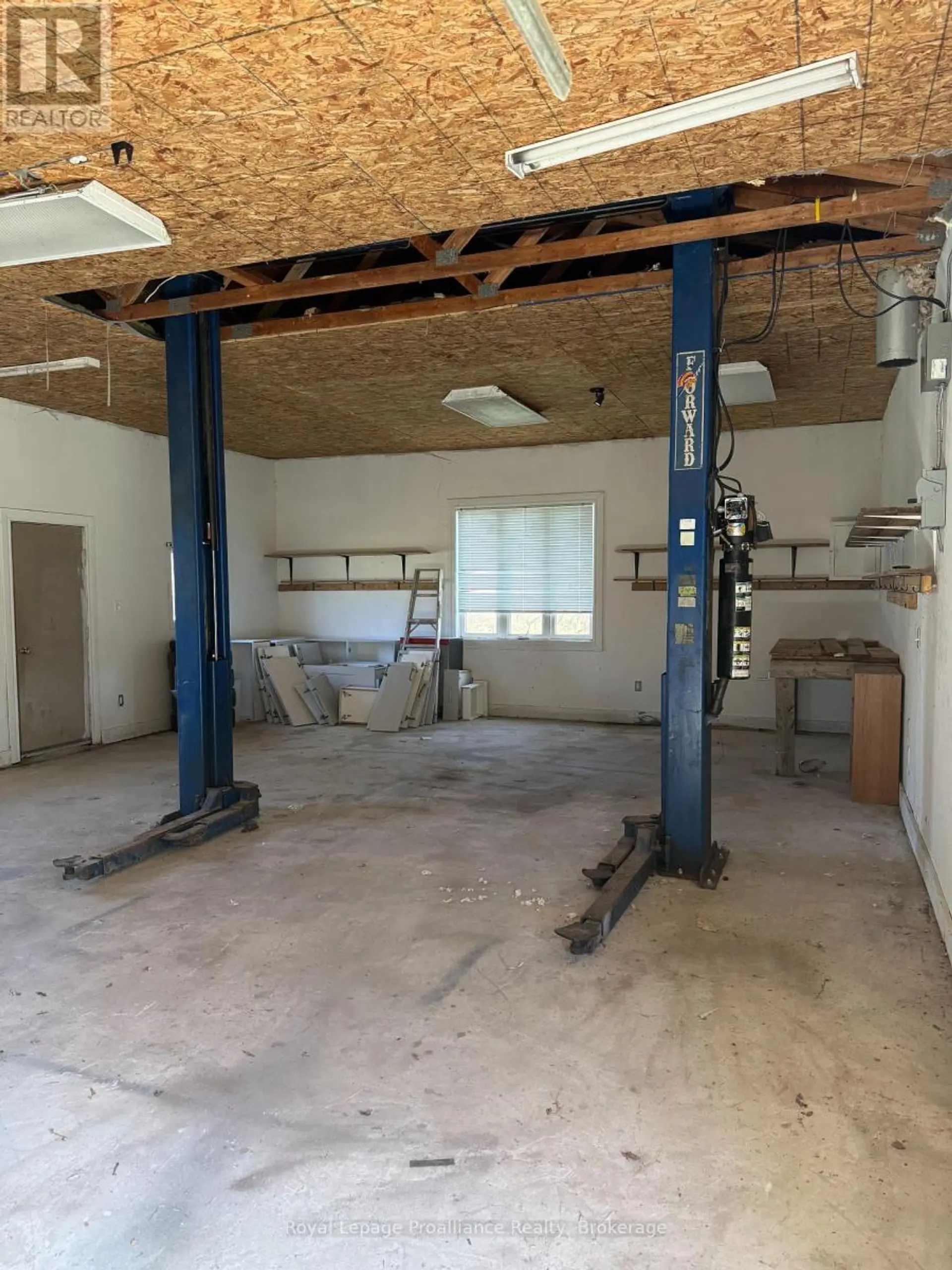 303 BRIMLEY ROAD S - Image 11