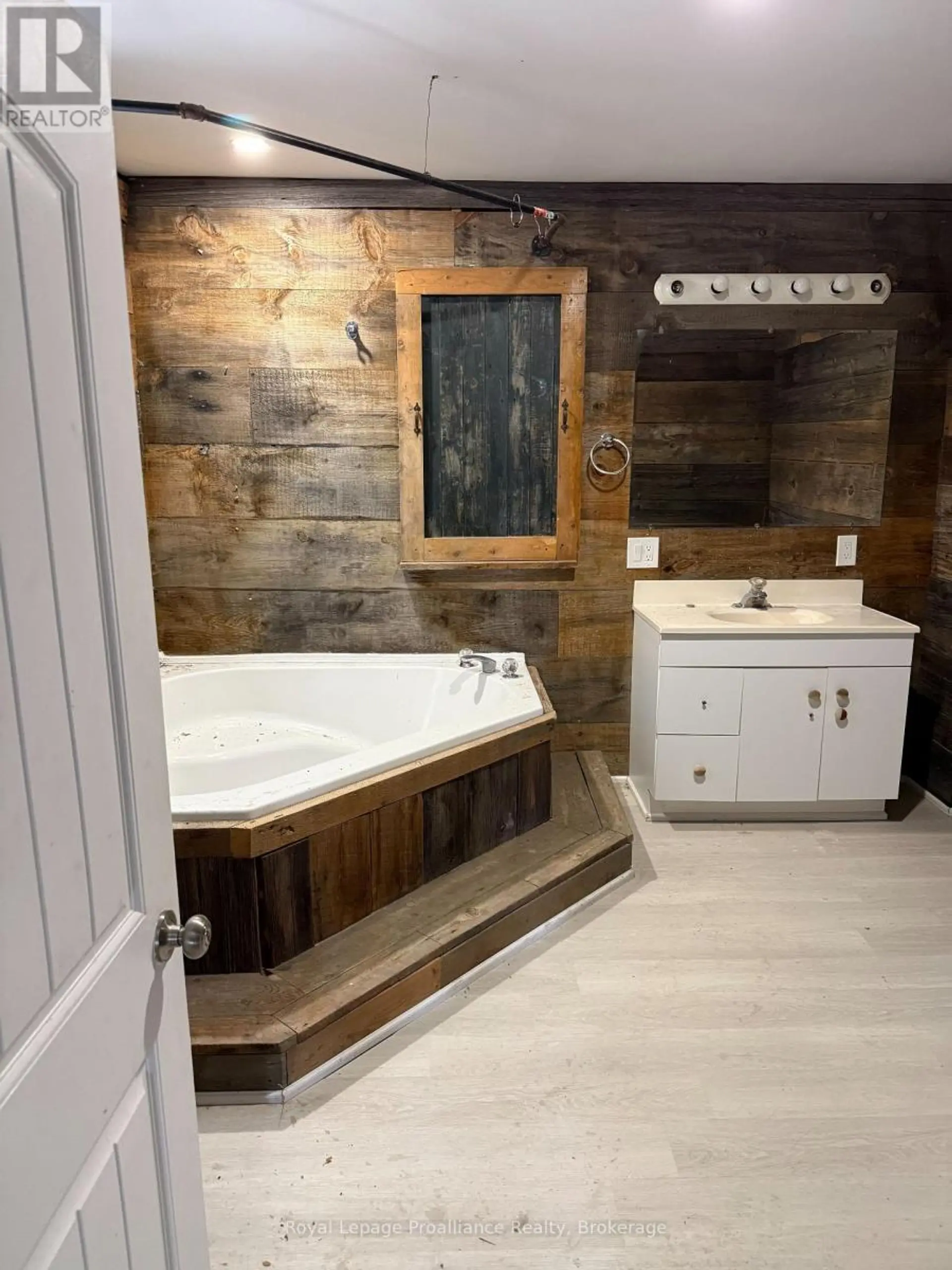 303 BRIMLEY ROAD S - Image 3