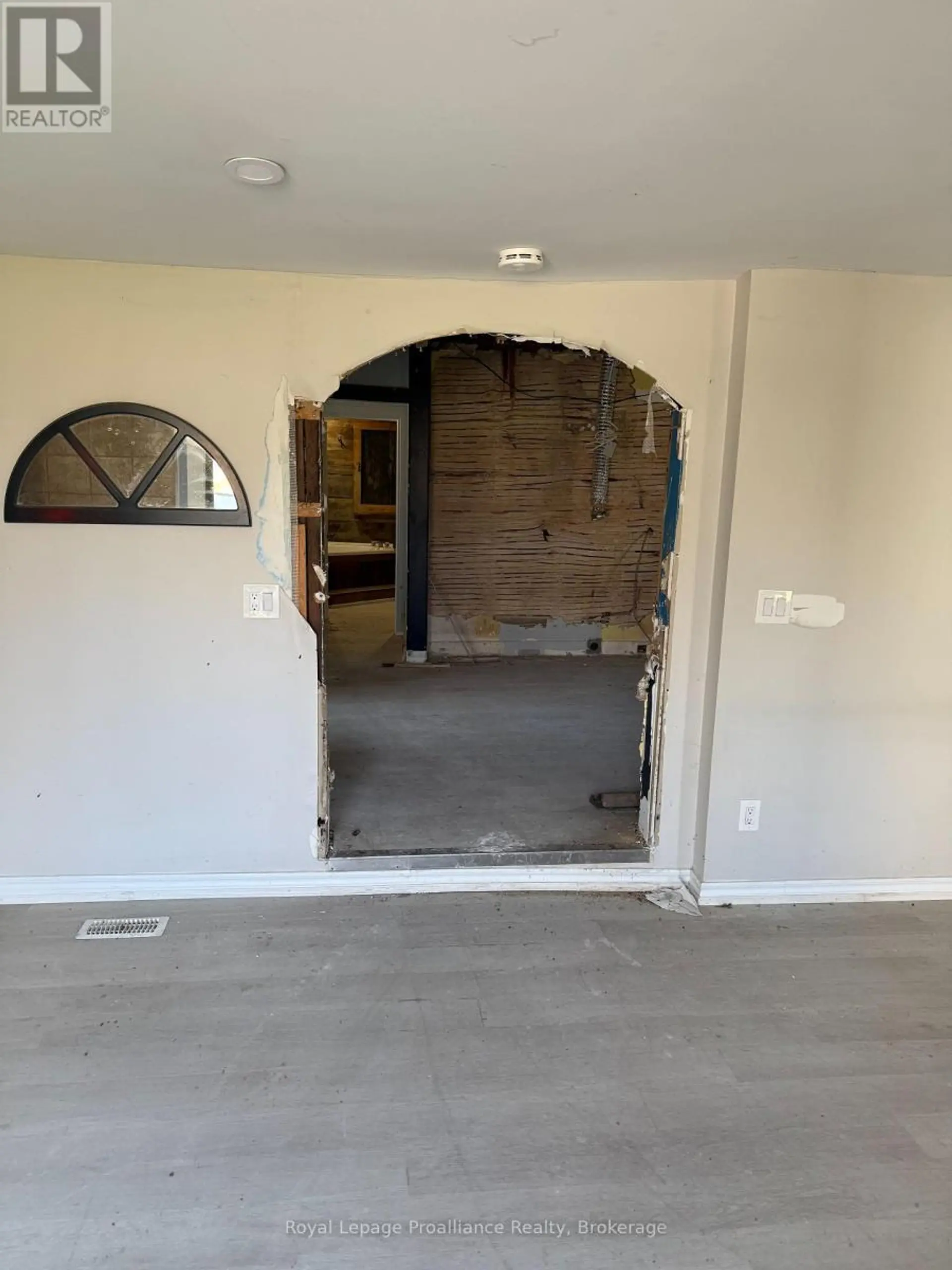 303 BRIMLEY ROAD S - Image 5