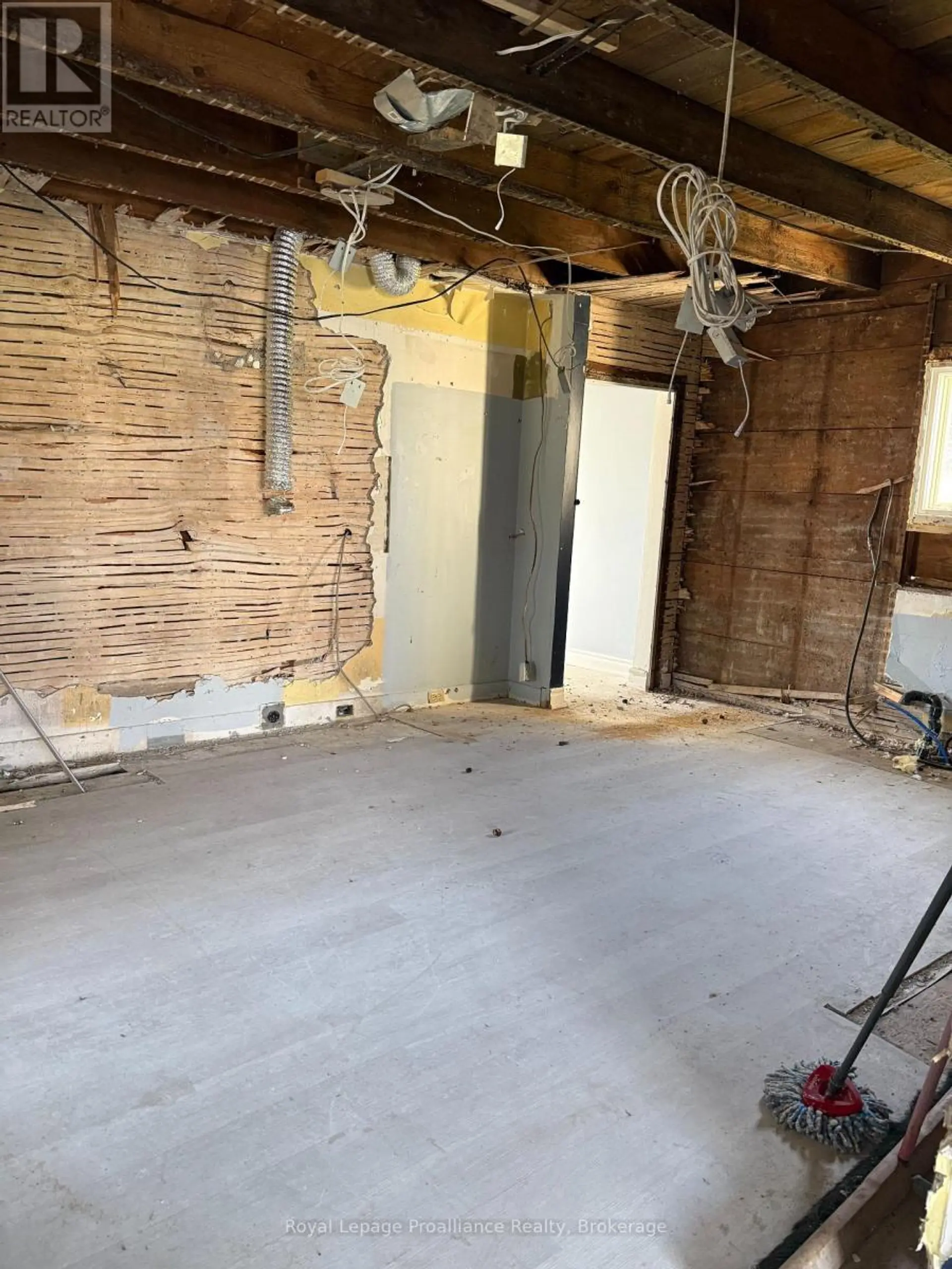 303 BRIMLEY ROAD S - Image 6
