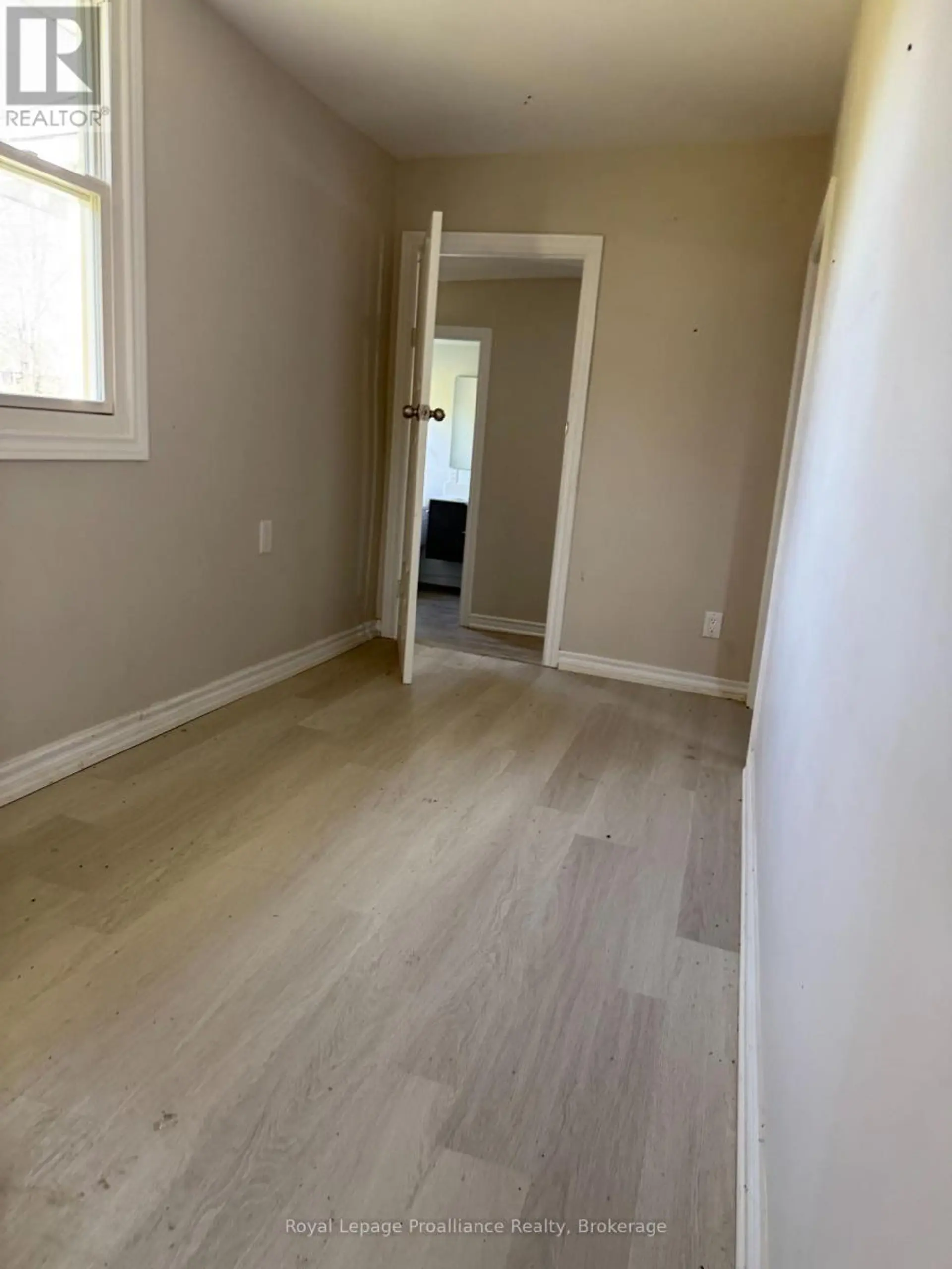 303 BRIMLEY ROAD S - Image 7