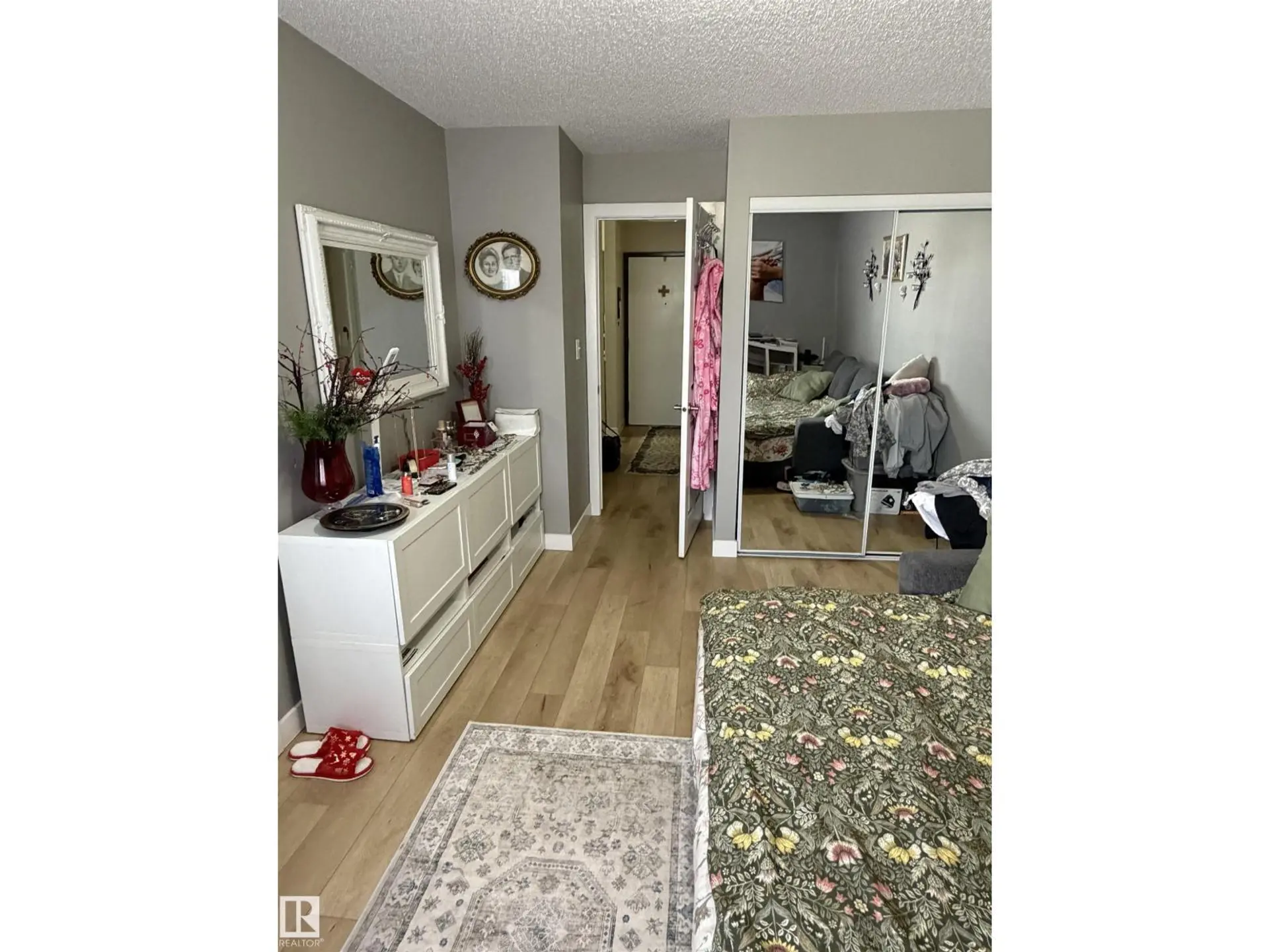 #205 10604 110 AV NW NW - Image 16