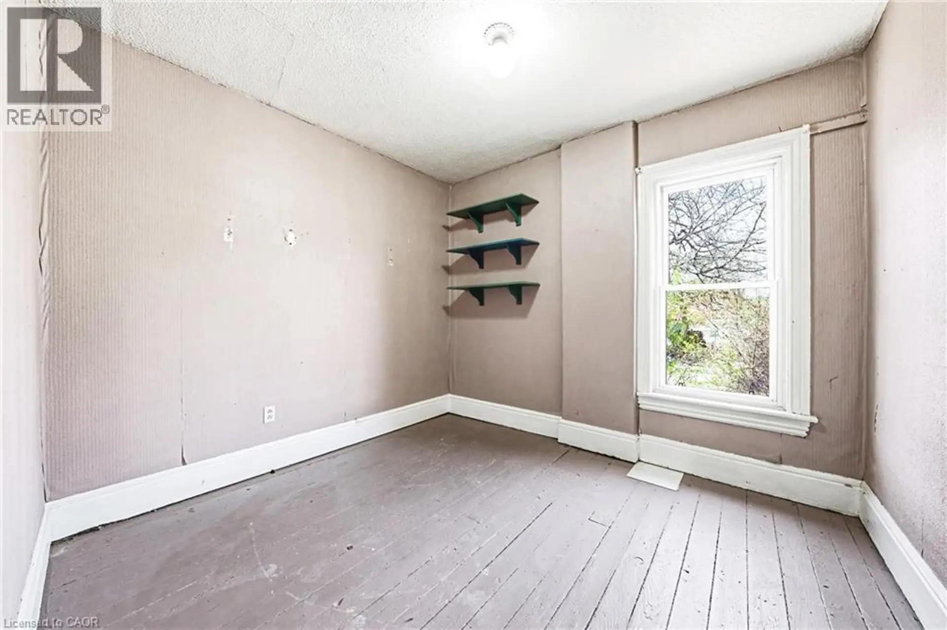 116 CATHARINE Street S - Image 9
