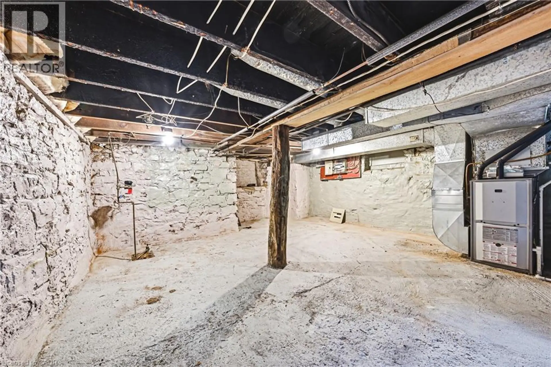 116 CATHARINE Street S - Image 12