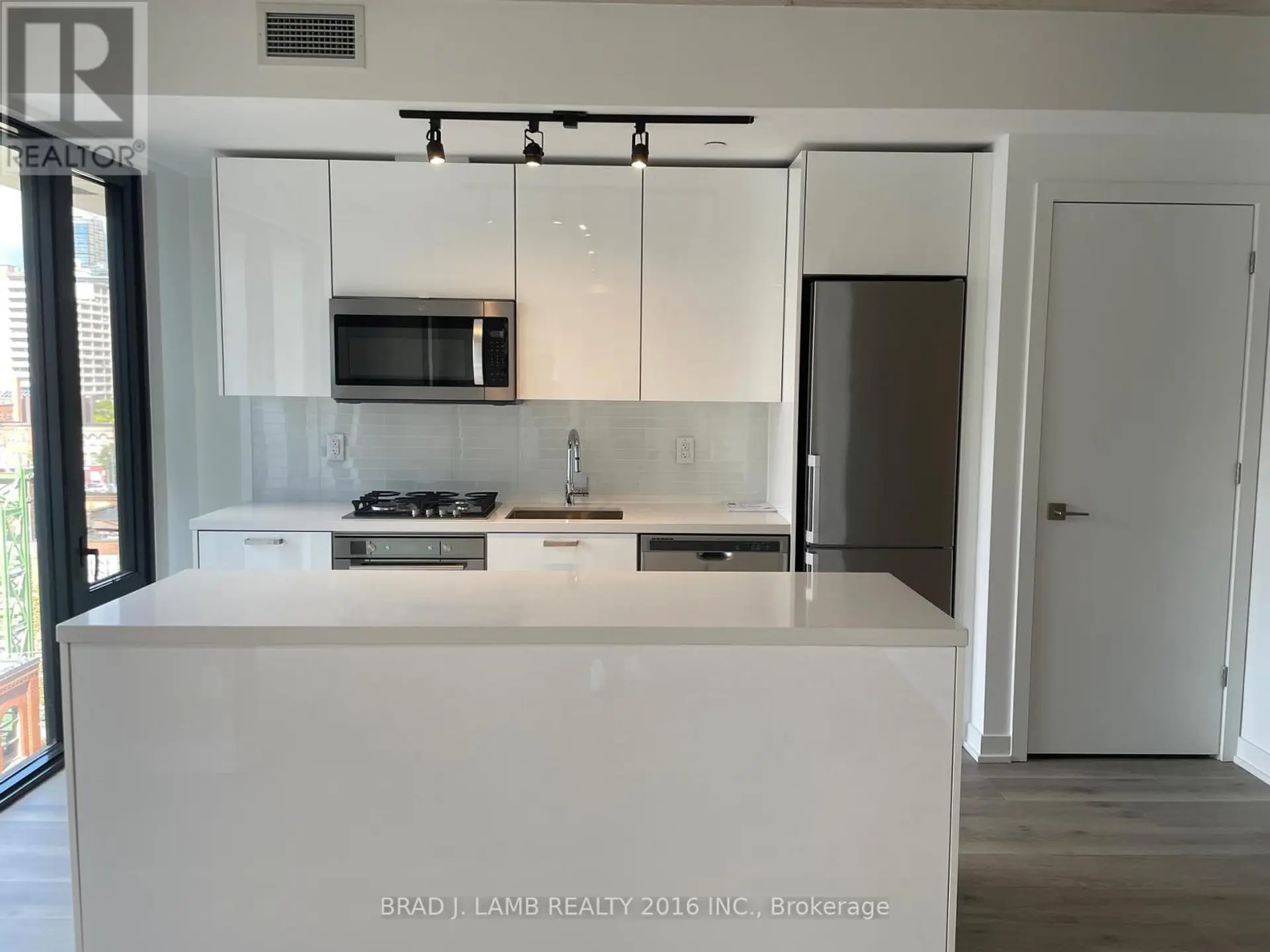 #812 55 ONTARIO STREET - Image 7