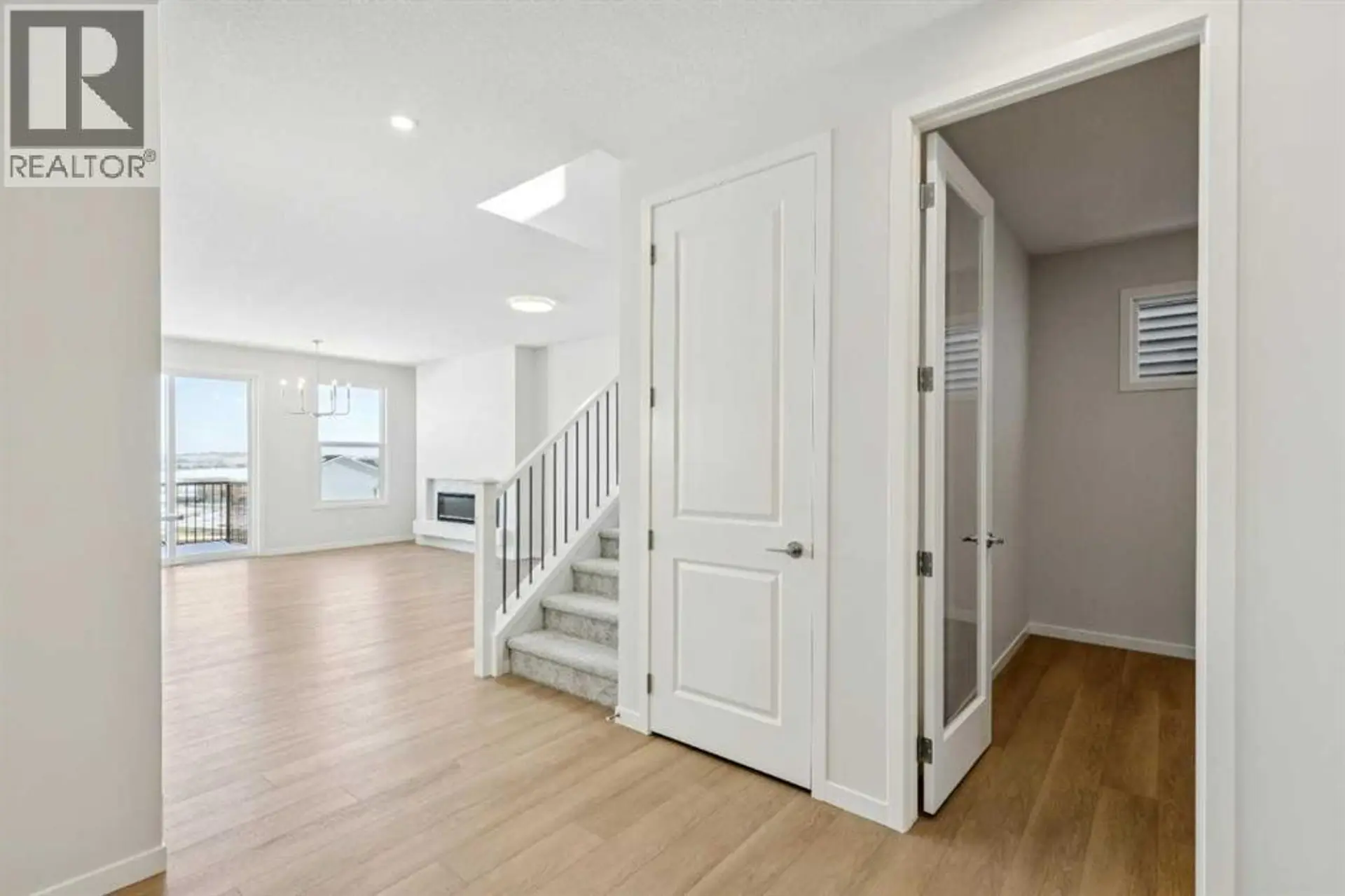 38 Annette Green NW - Image 2
