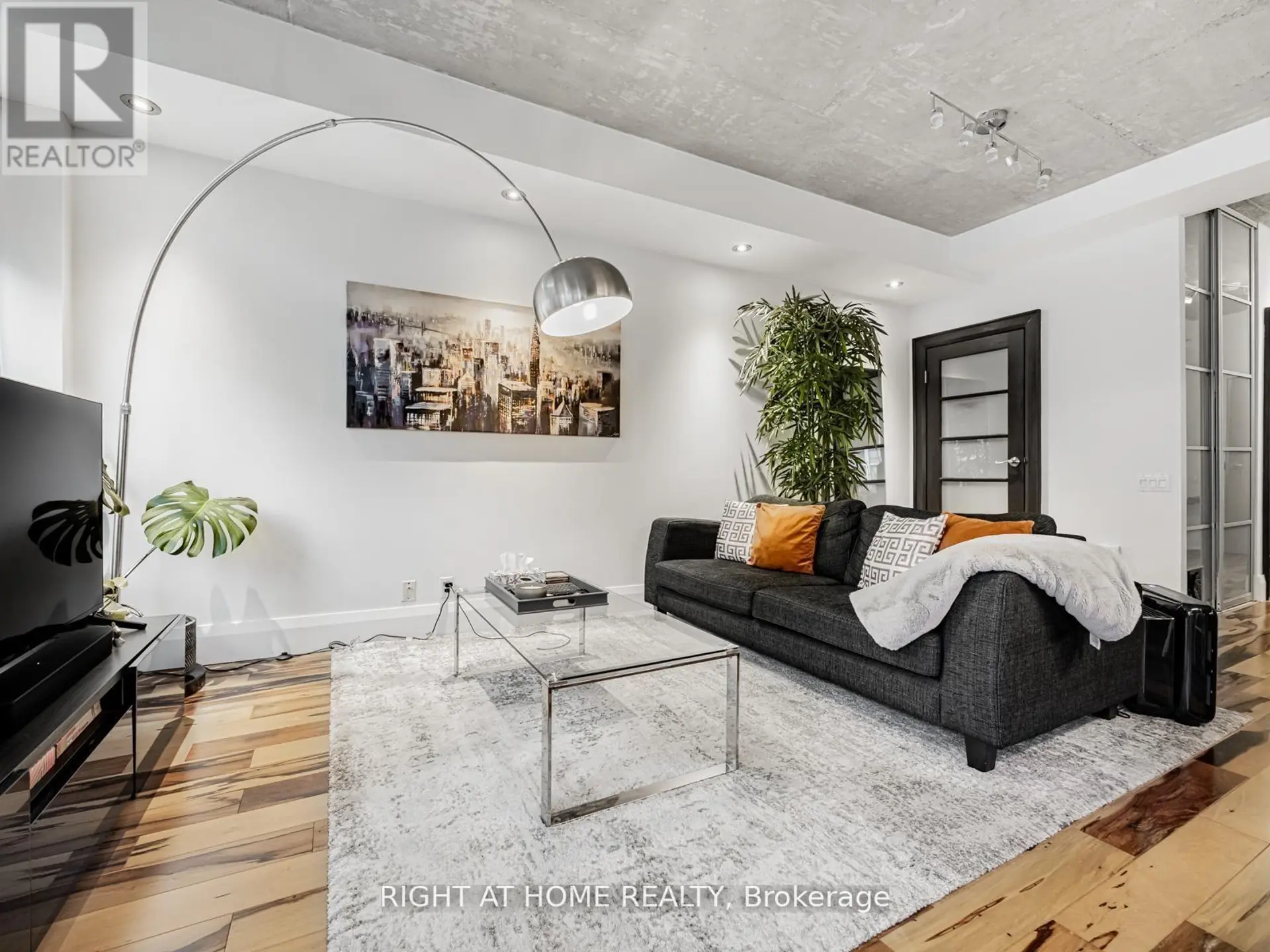 #405 50 CAMDEN STREET - Image 10