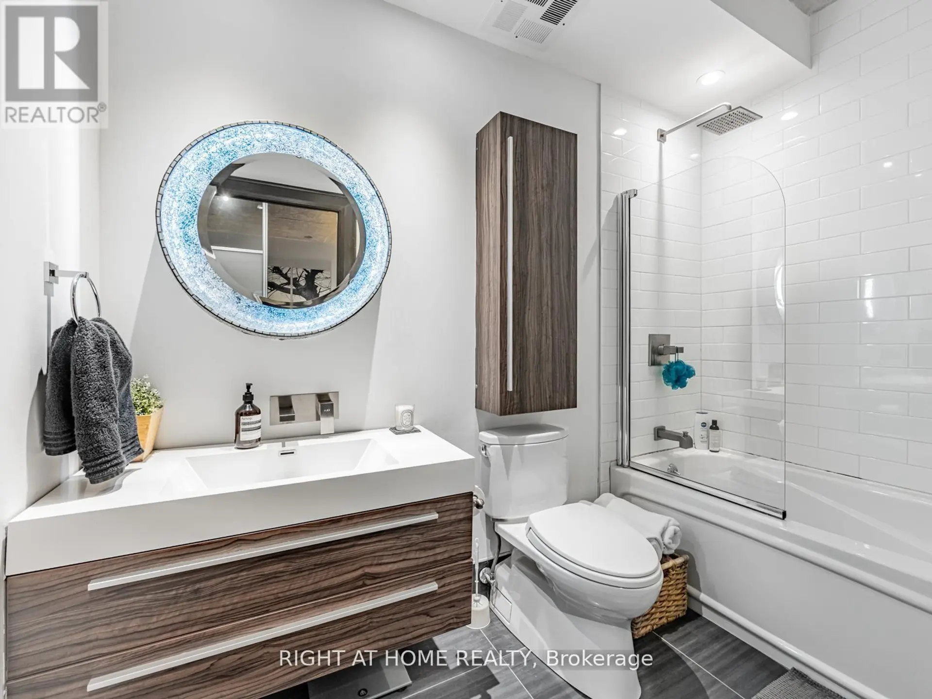#405 50 CAMDEN STREET - Image 11