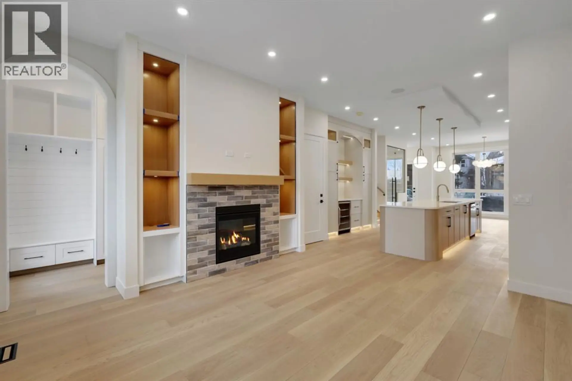 1634 21 Avenue NW - Image 4