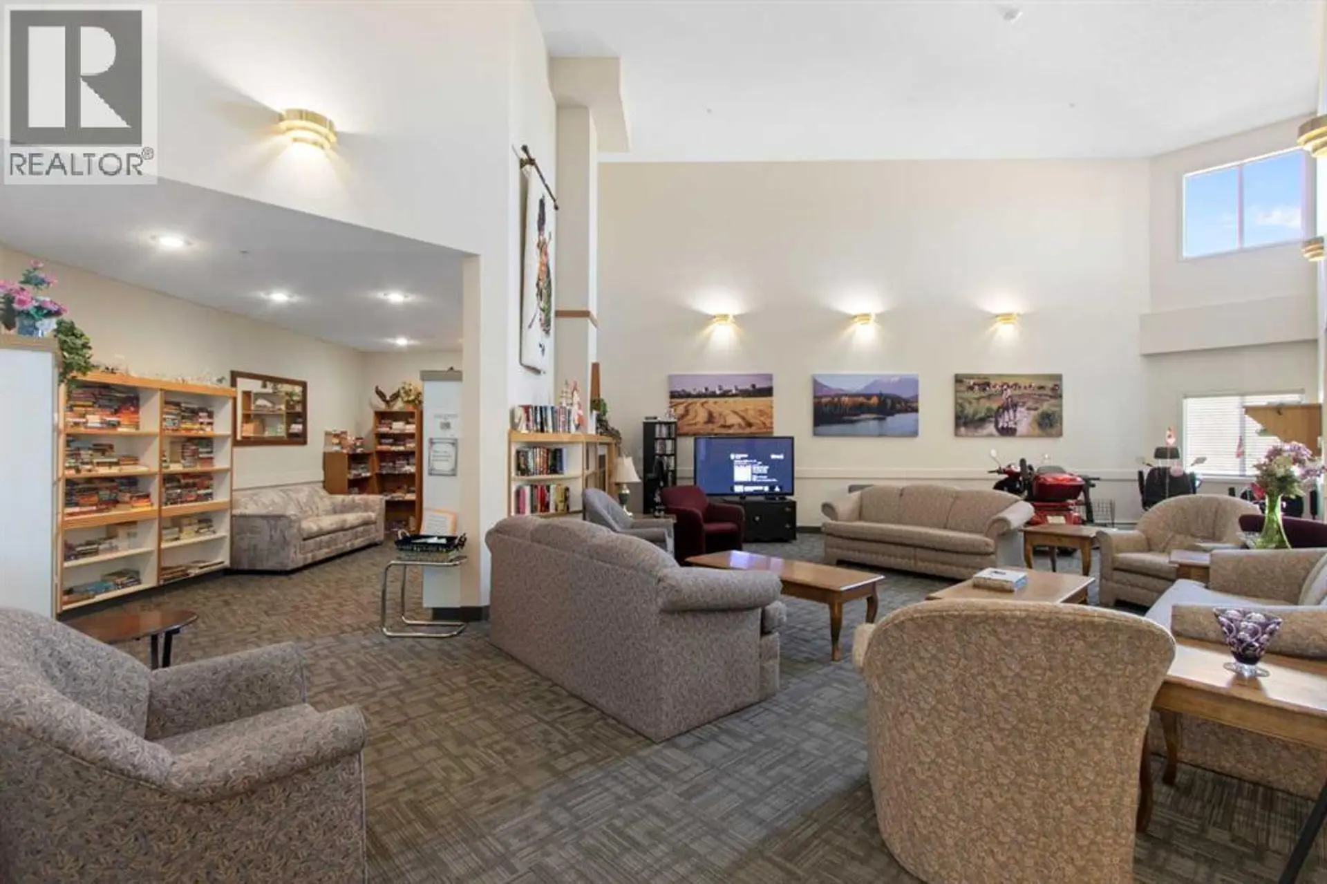 #210 3 Parklane Way - Image 16