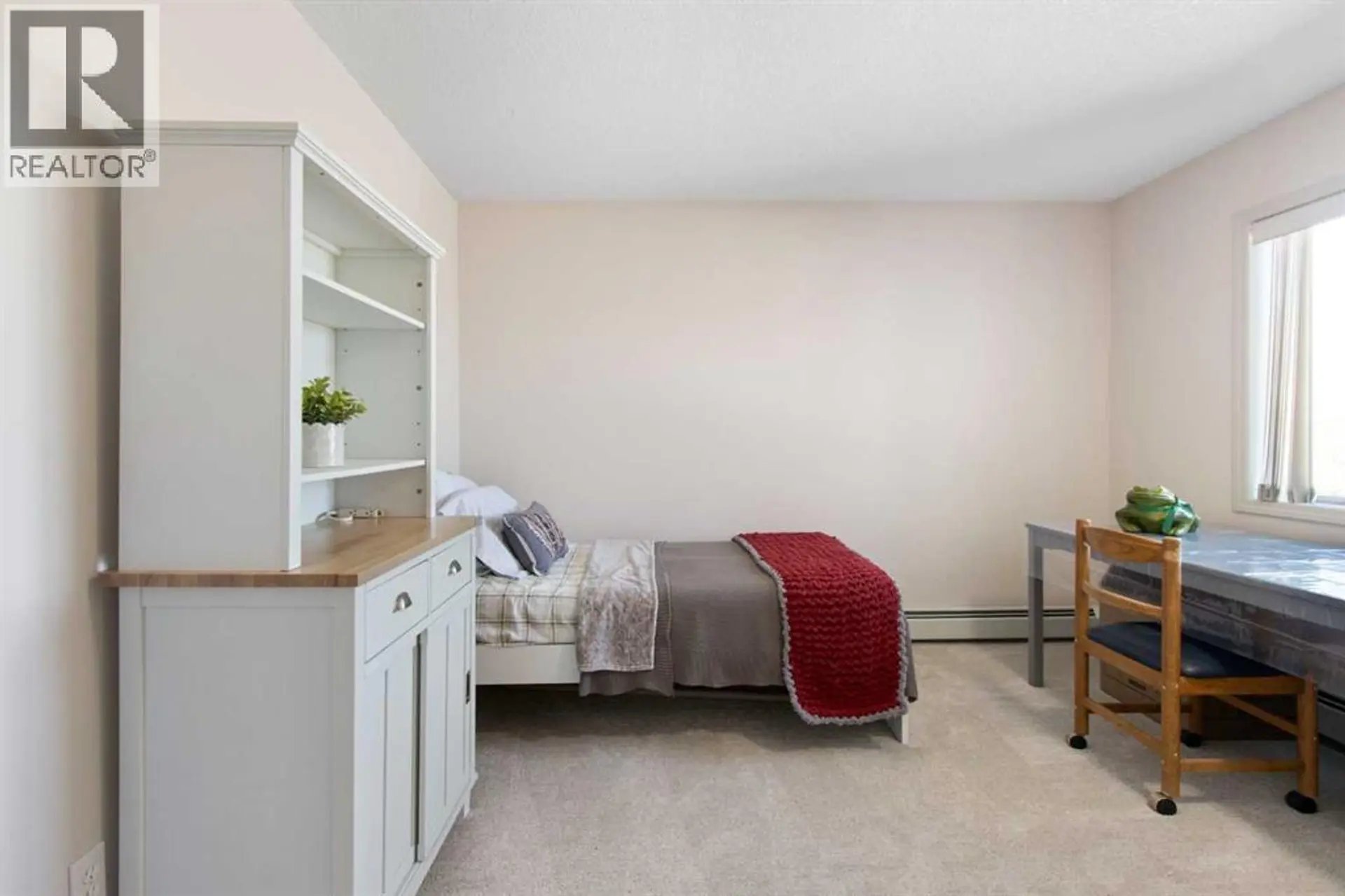 #210 3 Parklane Way - Image 10