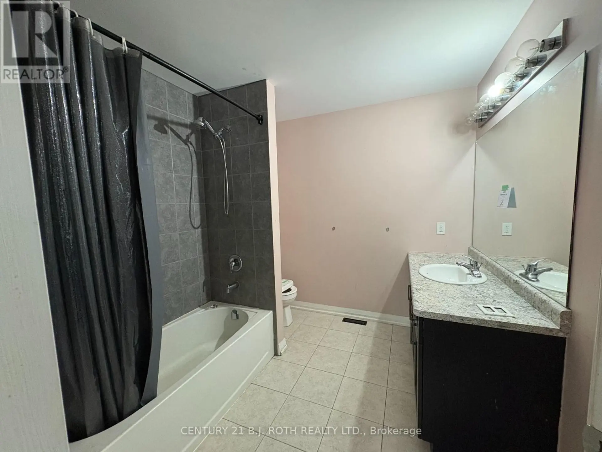 34 ALASKAN HEIGHTS - Image 12