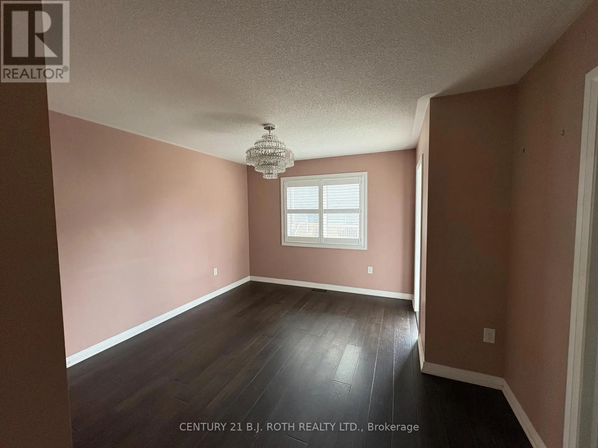 34 ALASKAN HEIGHTS - Image 14