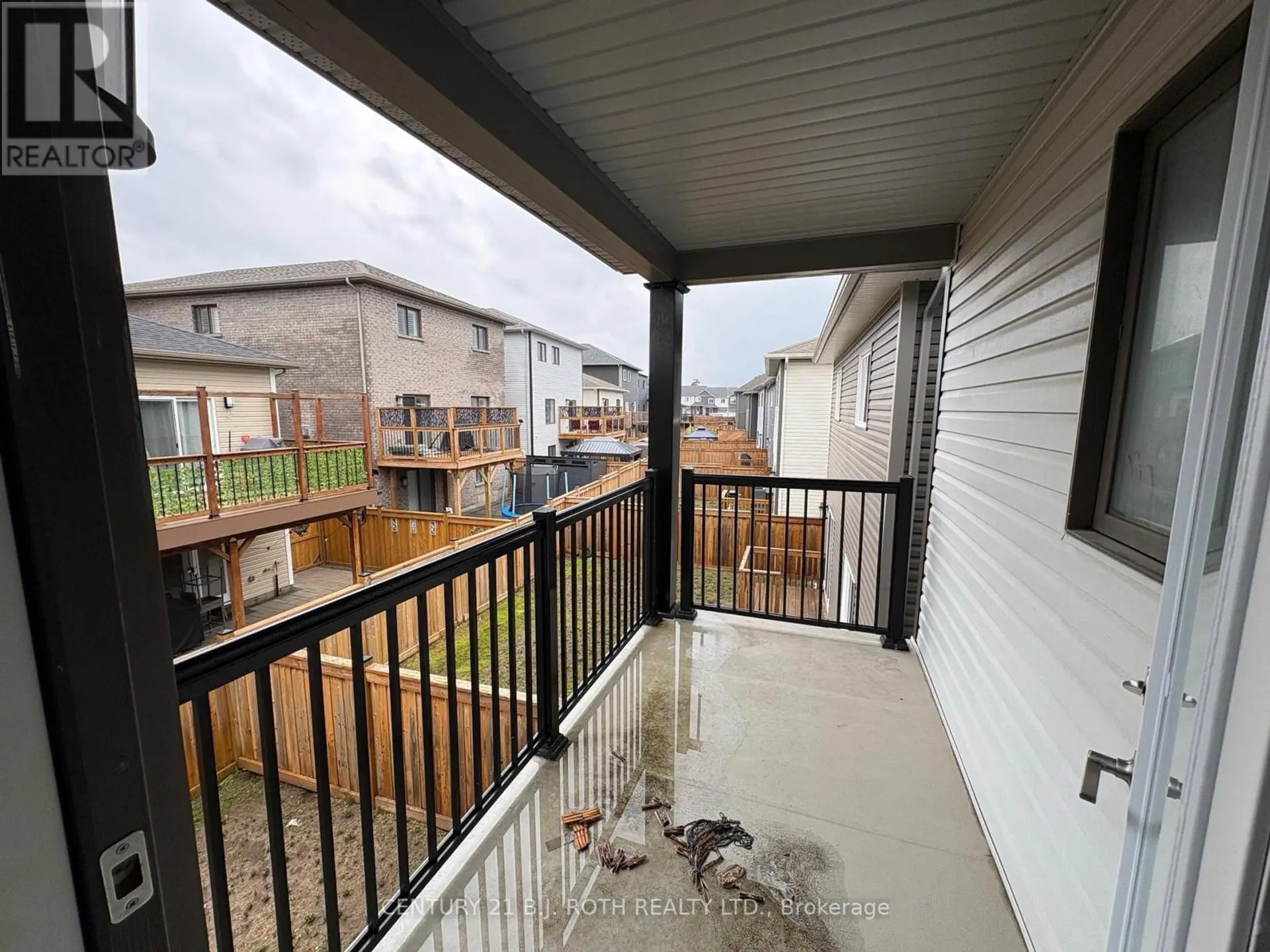 34 ALASKAN HEIGHTS - Image 17
