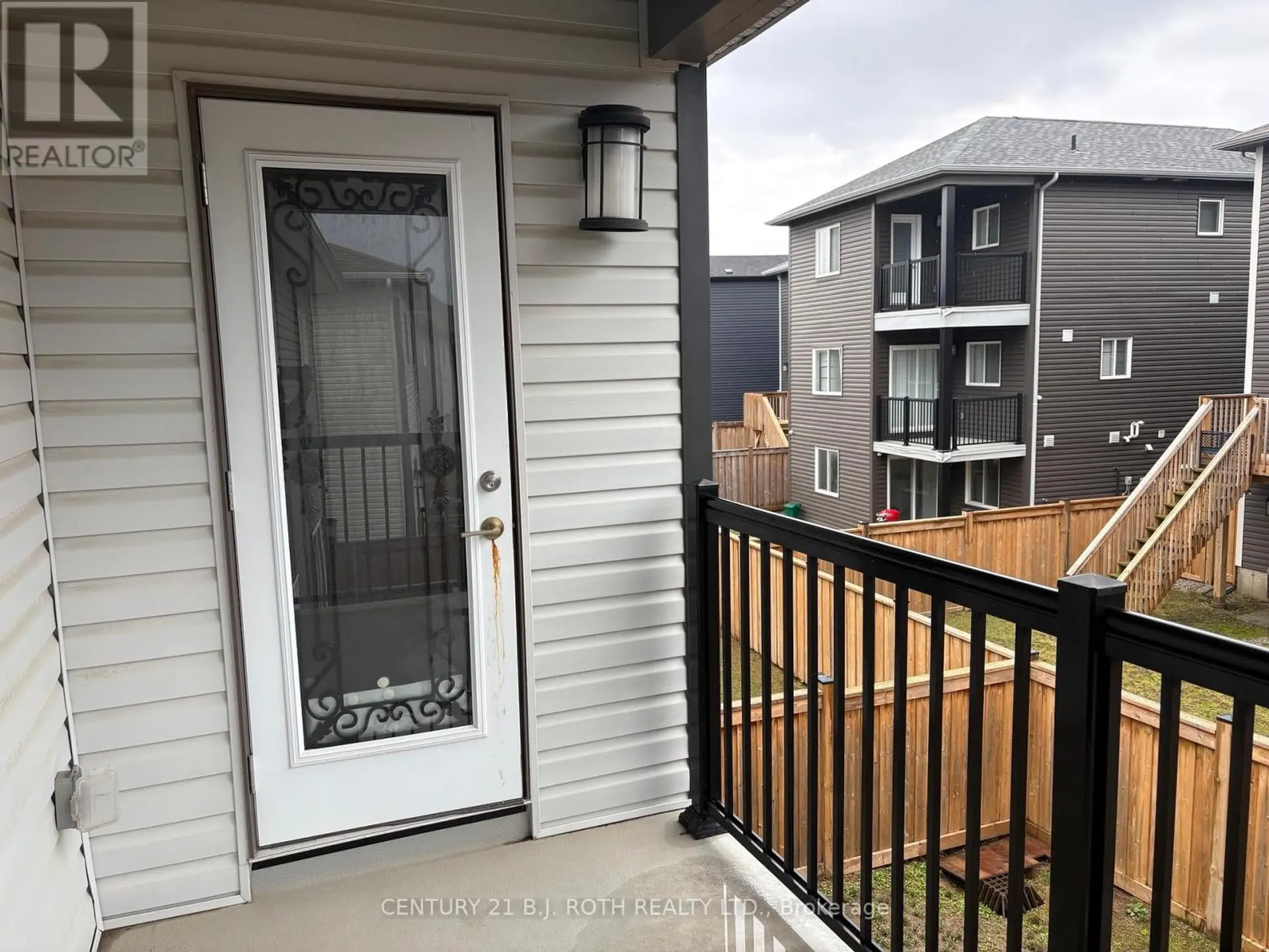 34 ALASKAN HEIGHTS - Image 18