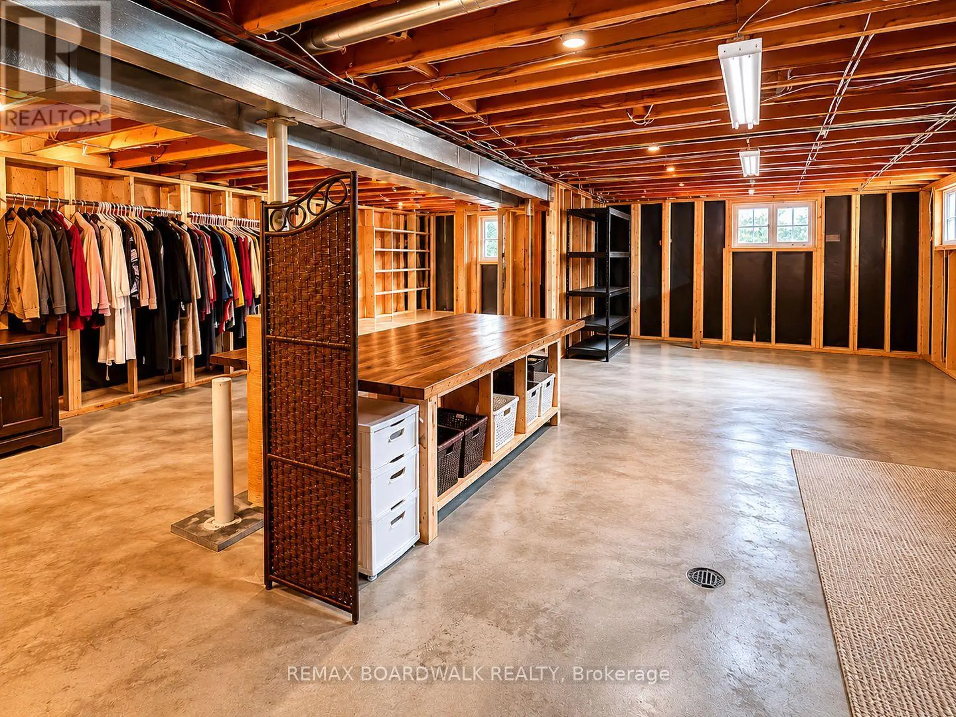 625 CLARKE AVENUE - Image 17