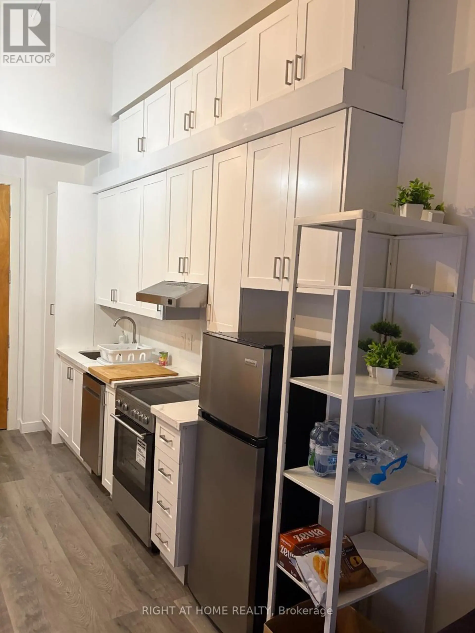 #538 155 DALHOUSIE STREET - Image 5